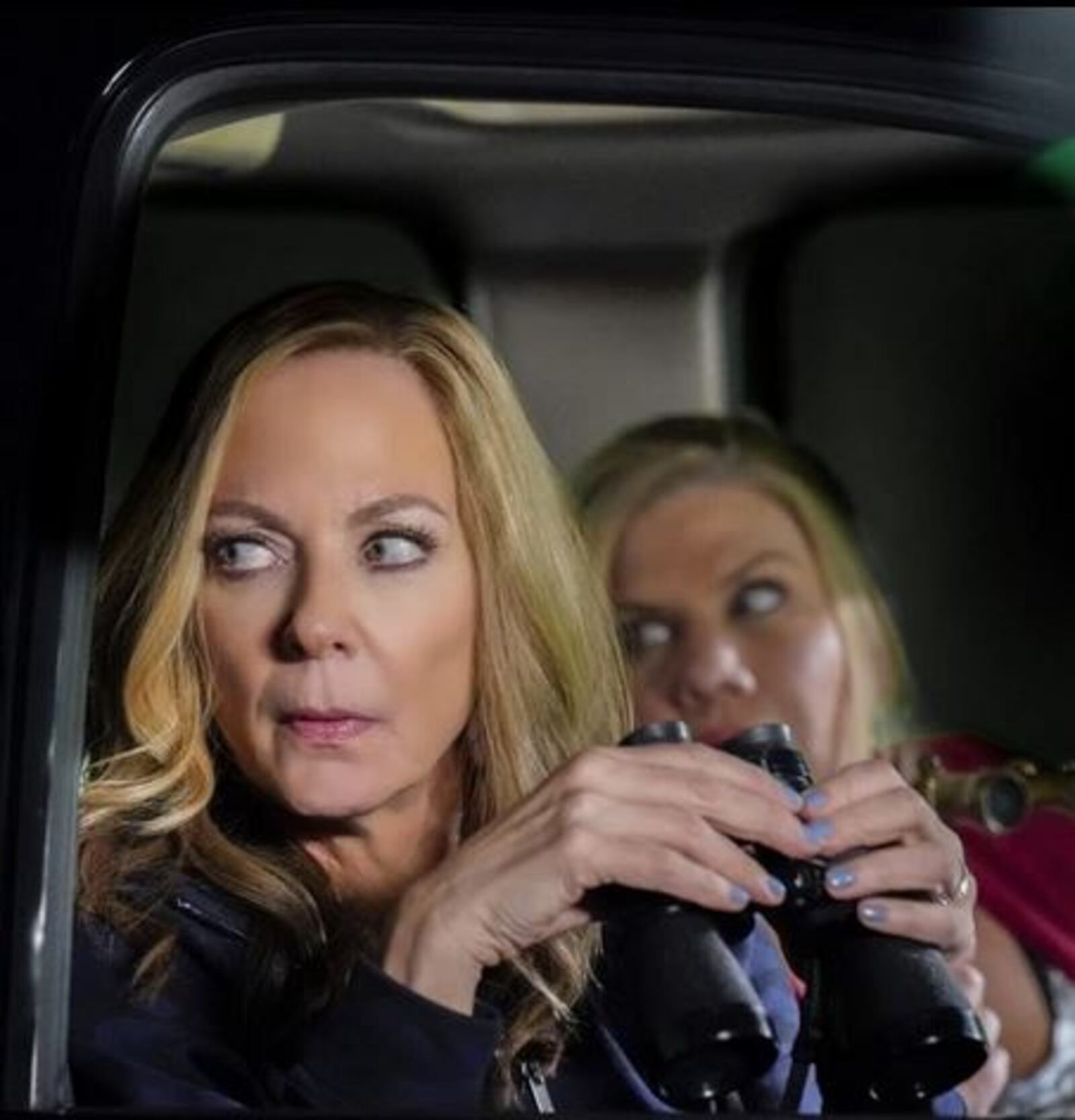 Allison Janney and Kristen Johnston (right) in a recent episode of "Mom." CONTRIBUTED