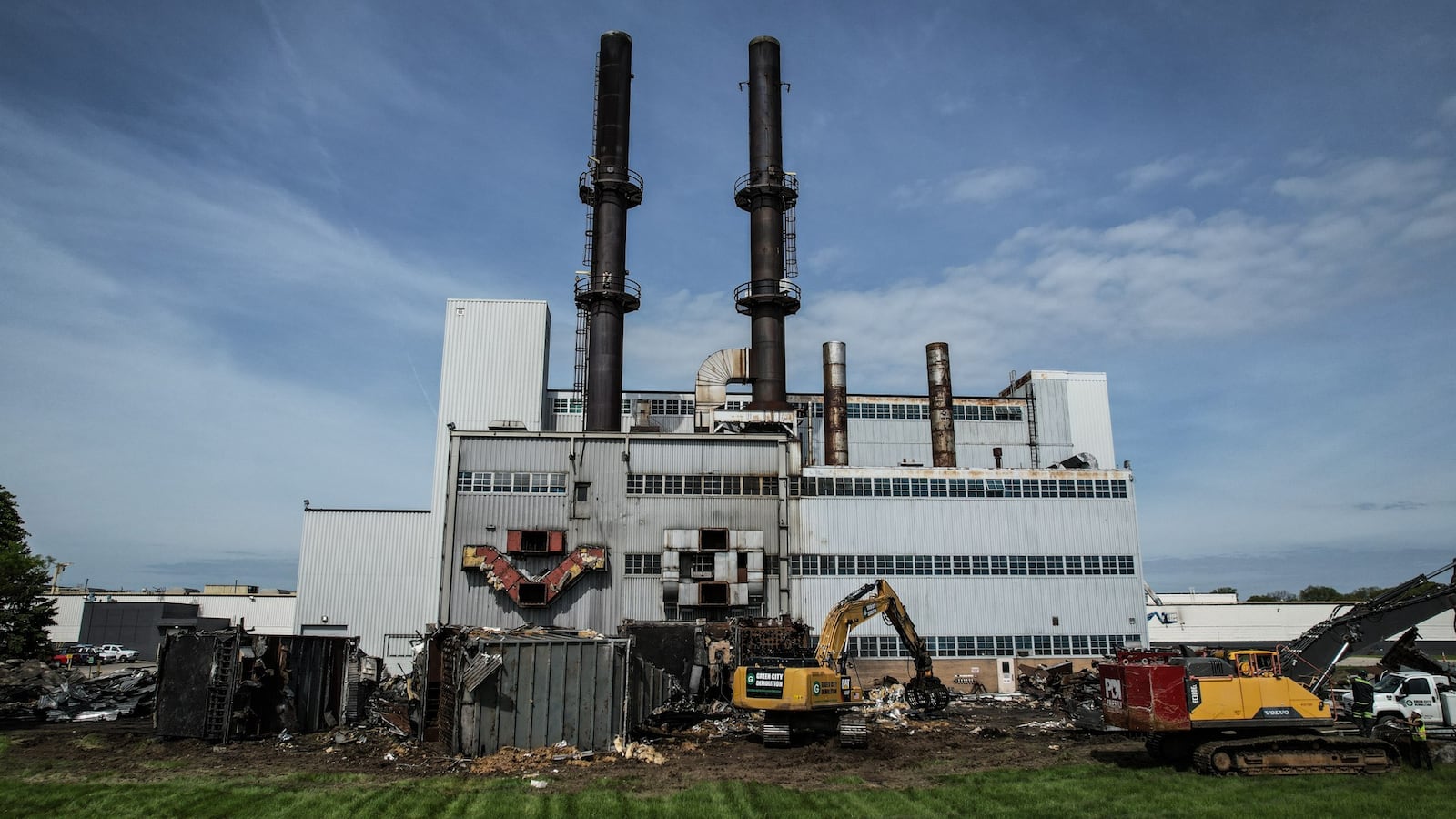 The owners of the Kettering land that was formerly home to Tenneco are demolishing parts of buildings at the site on Woodman Drive near Forrer Boulevard. JIM NOELKER/STAFF