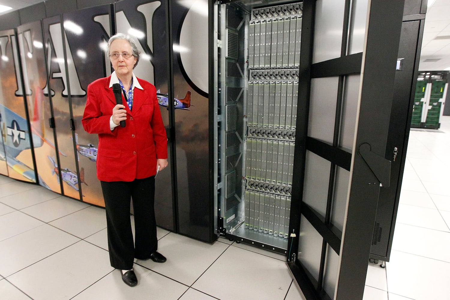 Air Force getting some of the fastest supercomputers in the world