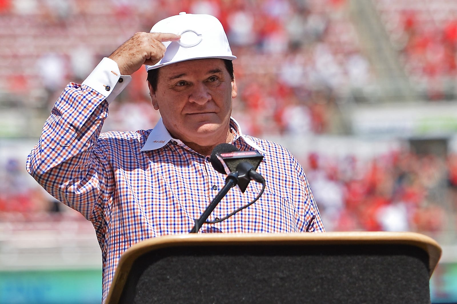 CINCINNATI, OH - JUNE 25: Former Cincinnati Reds player and Major League Baseball all-time hits leader Pete Rose speaks during his induction in to the Reds Hall of Fame before a game between the Cincinnati Reds and the San Diego Padres at Great American Ball Park on June 25, 2016 in Cincinnati, Ohio. (Photo by Jamie Sabau/Getty Images)