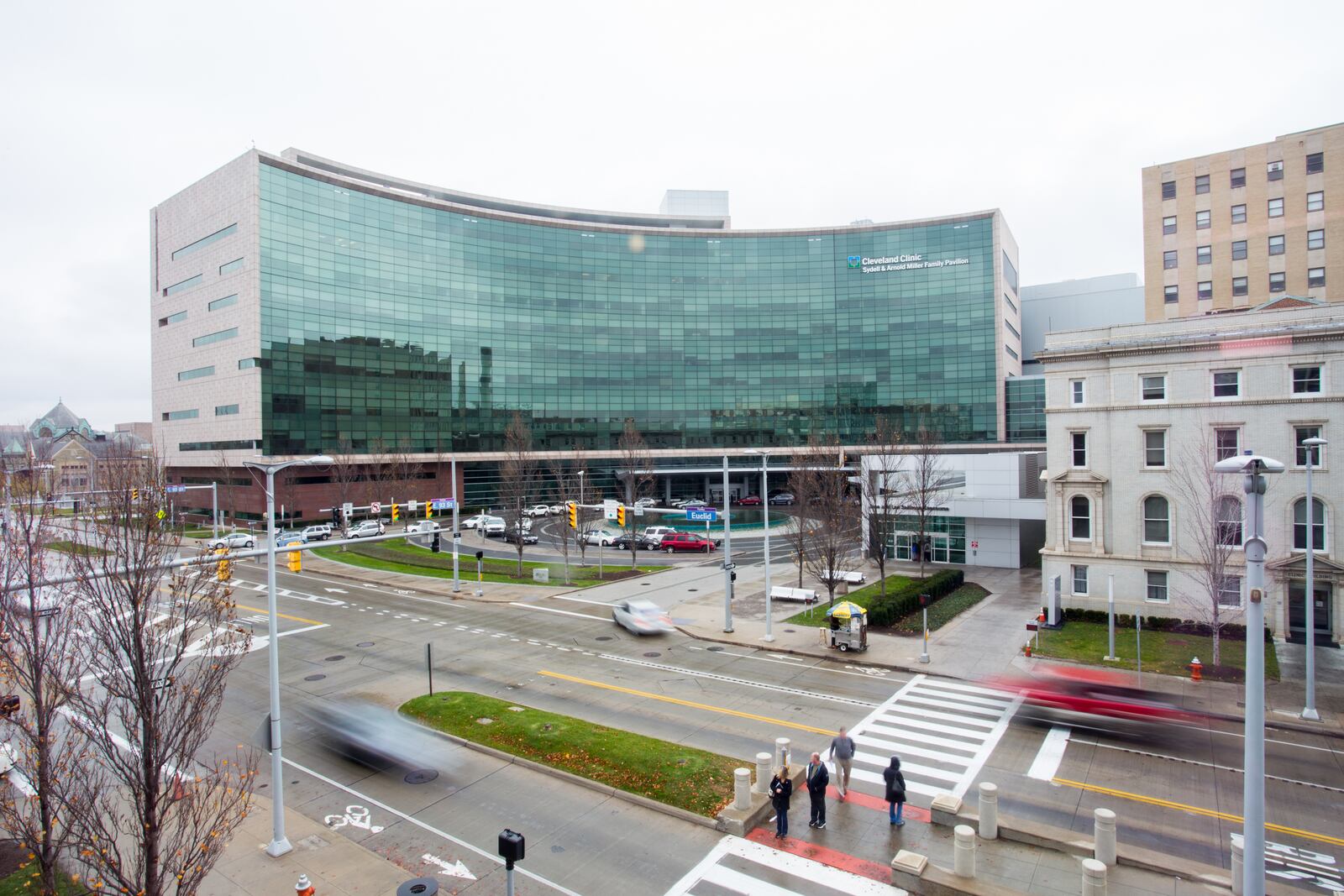 The Cleveland Clinic, which has embraced hospital-hotel projects, in Cleveland, Nov. 25, 2016. For hospitals, the economics to get patients out from under their roofs is compelling, and patients are often more comfortable outside a hospital’s walls, too. (Nathan C. Ward/The New York Times)