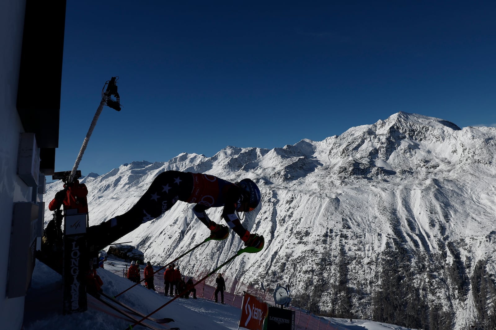 United States' Mikaela Shiffrin starts an alpine ski, women's World Cup slalom, in Gurgl, Austria, Saturday, Nov. 23, 2024. (AP Photo/Gabriele Facciotti)