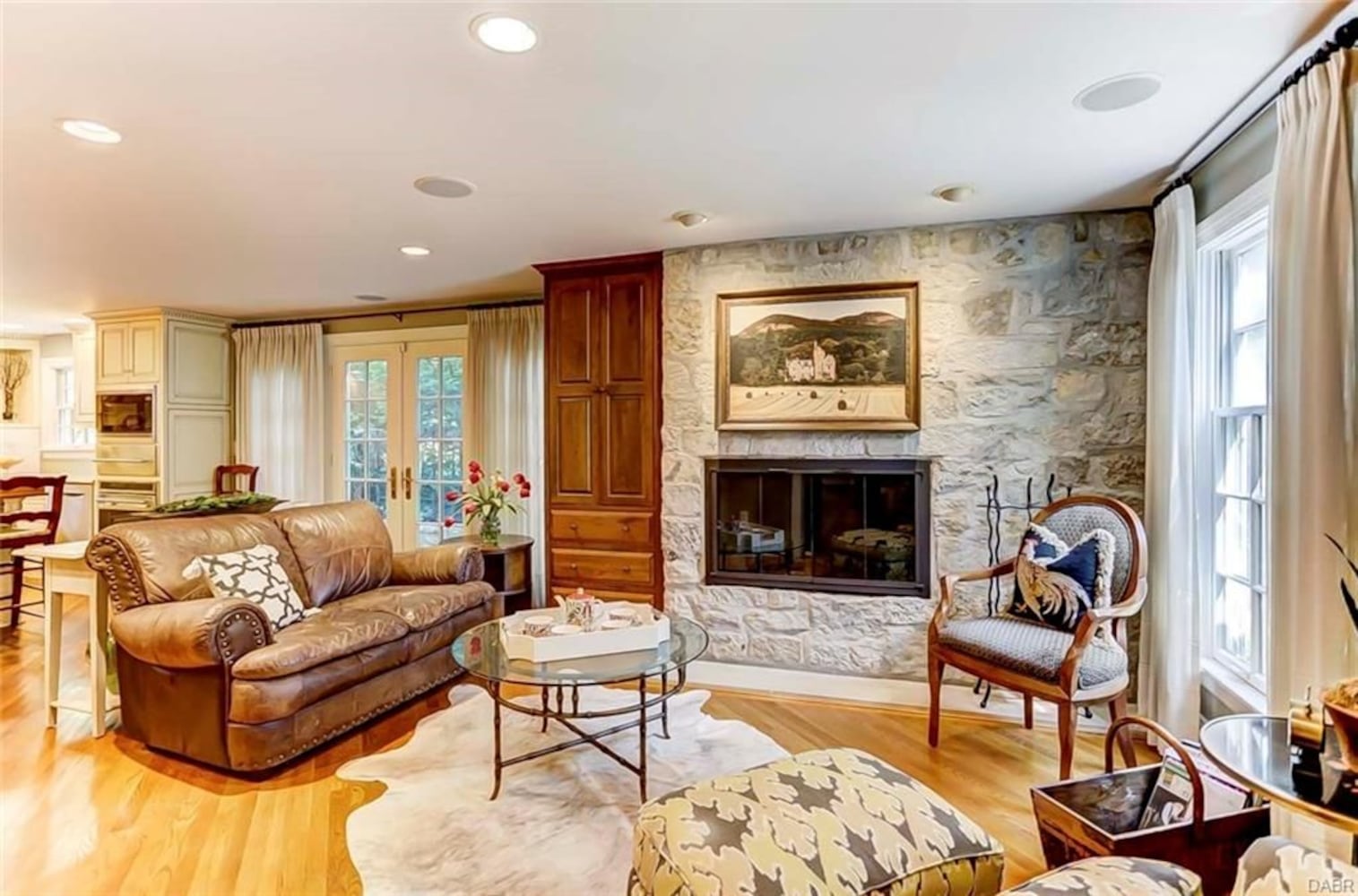 PHOTOS: Luxury Oakwood home up for sale