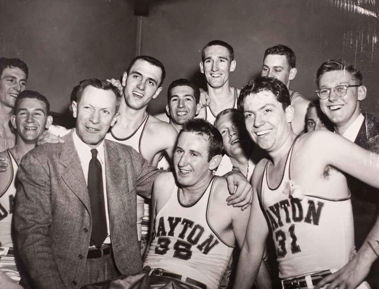 Dayton Flyers basketball archive