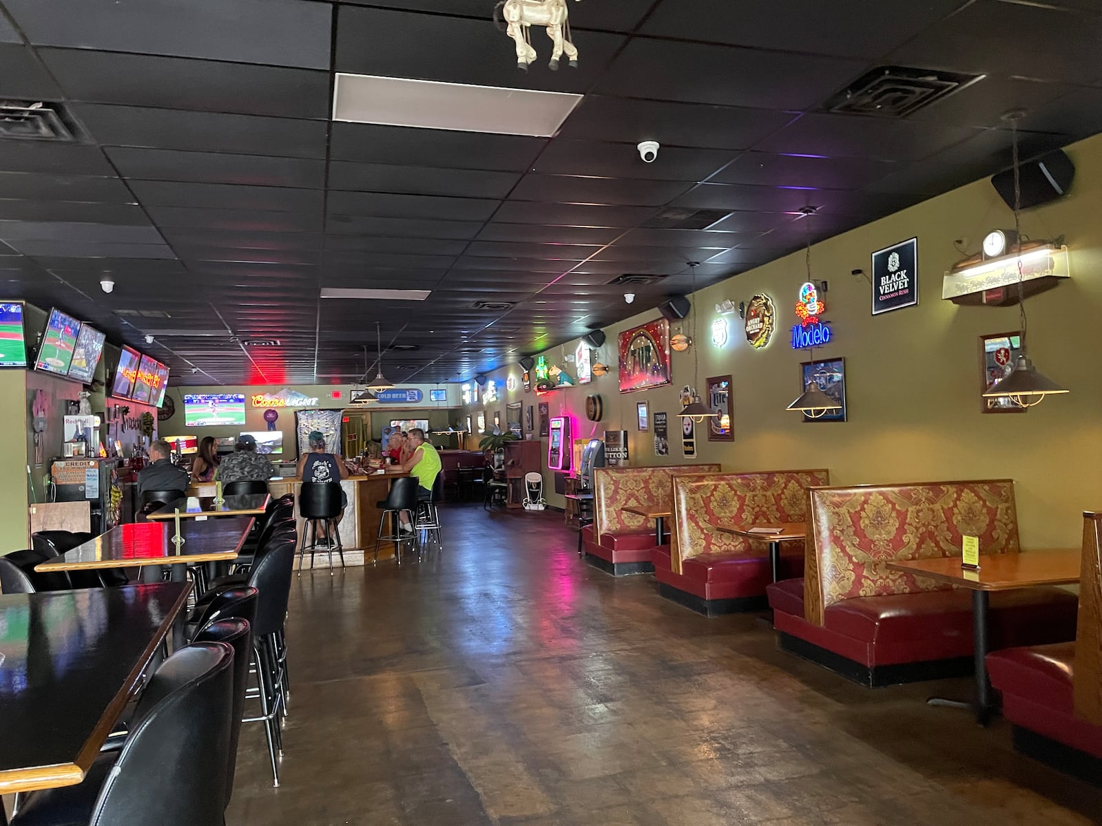 Mack’s Tavern is located at 381 Miamisburg Centerville Road in Washington Twp. NATALIE JONES/STAFF