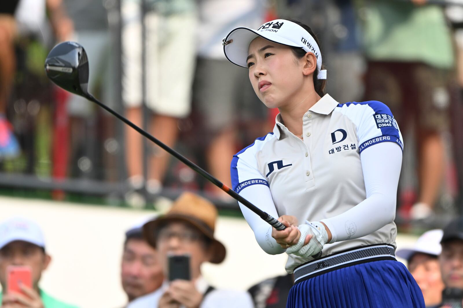 Yealimi Noh of the U.S. watches her shot on the 1st hole during the first round of the LPGA Honda Thailand golf tournament in Pattaya, southern Thailand, Thursday, Feb. 20, 2025. (AP Photo/Kittinun Rodsupan)