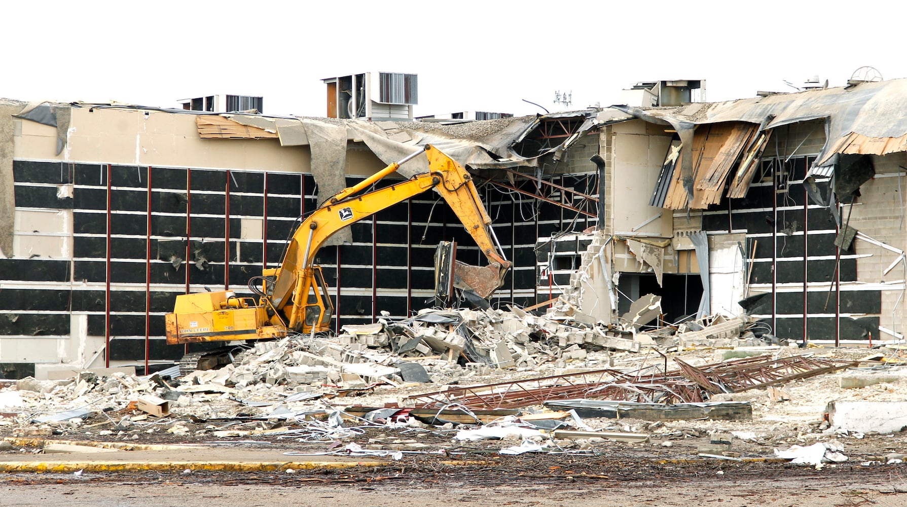 Cross Pointe Showcase Cinemas being demolished