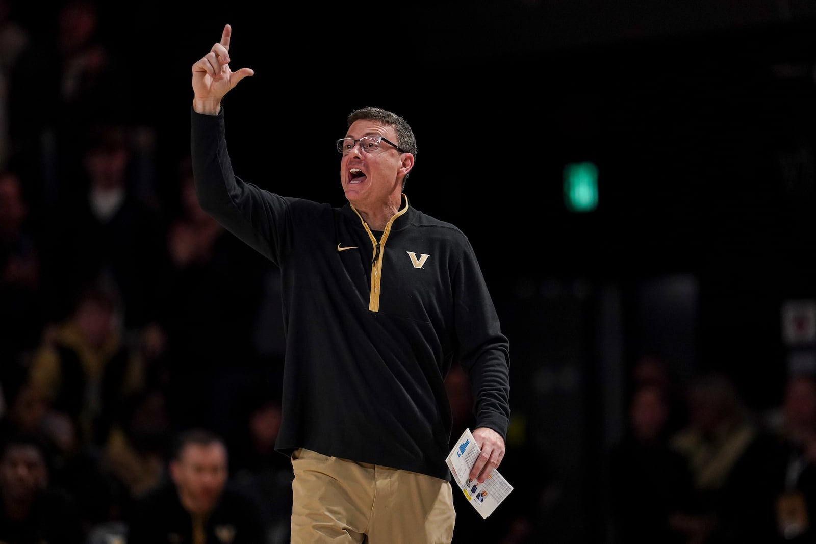 Vanderbilt head coach Mark Byington yells to his players during the first half of an NCAA college basketball game against Tennessee, Saturday, Jan. 18, 2025, in Nashville, Tenn. (AP Photo/George Walker IV)