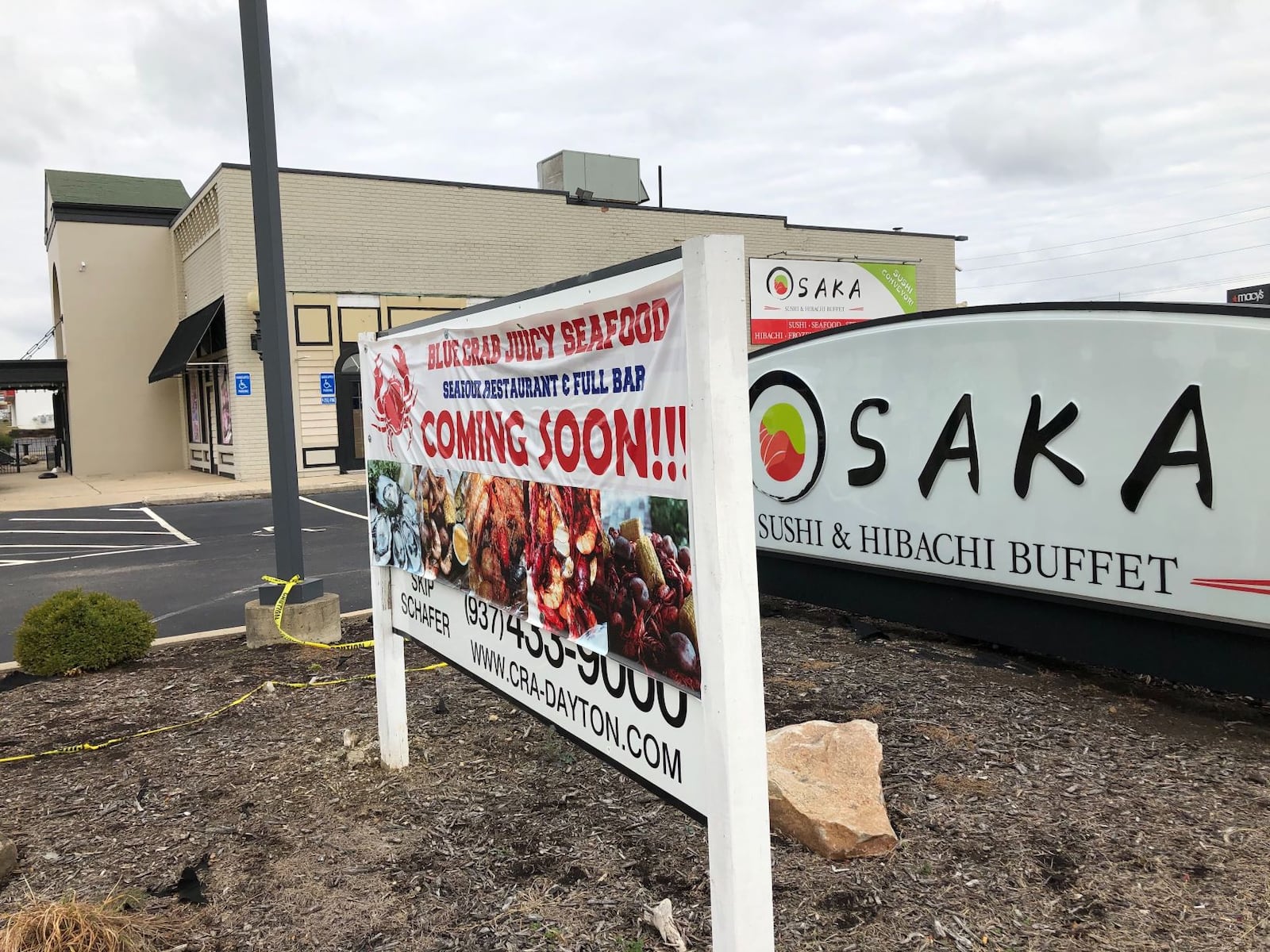 Blue Crab Juicy Seafood is coming to Kingsridge Drive behind the Dayton Mall. The restaurant's parking lot was resurfaced this week.