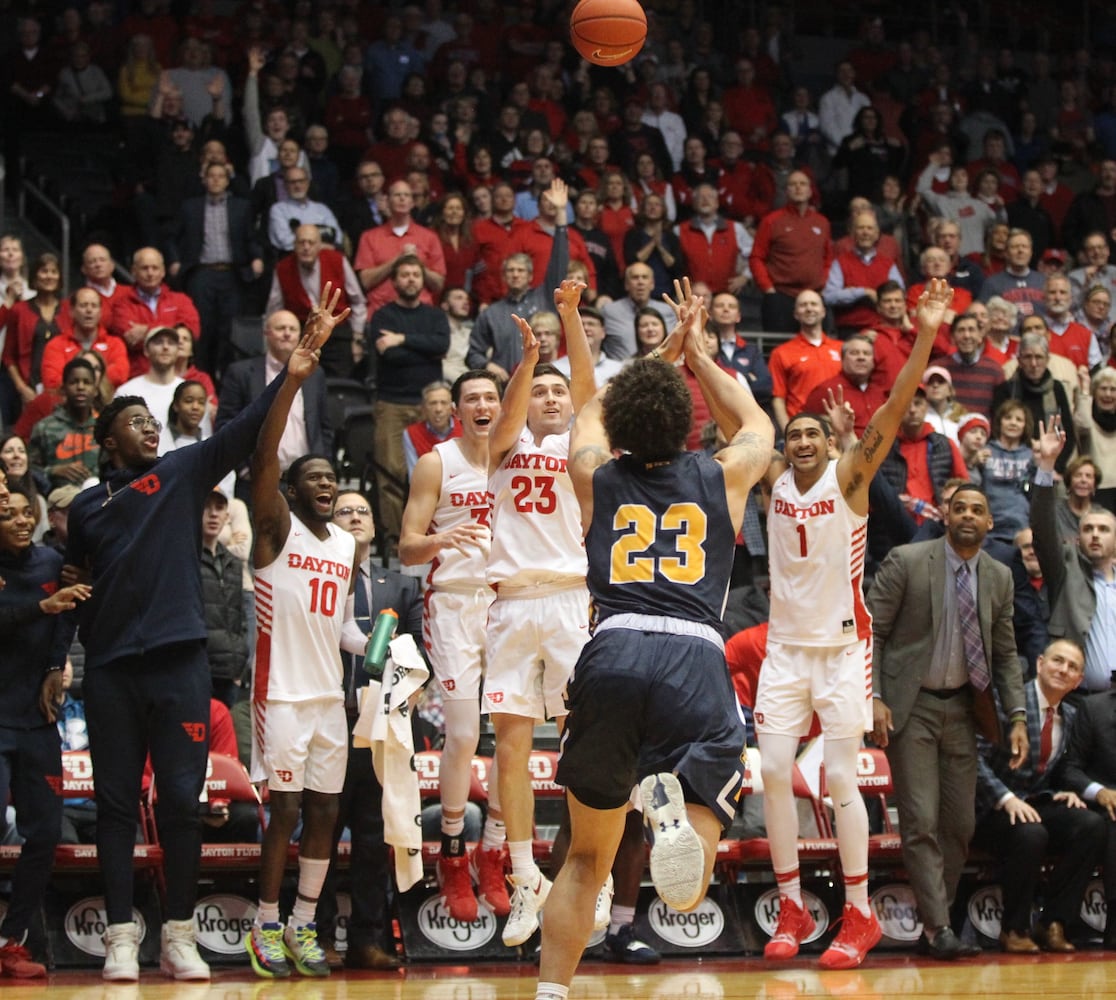 Twenty photos: Dayton Flyers vs. La Salle