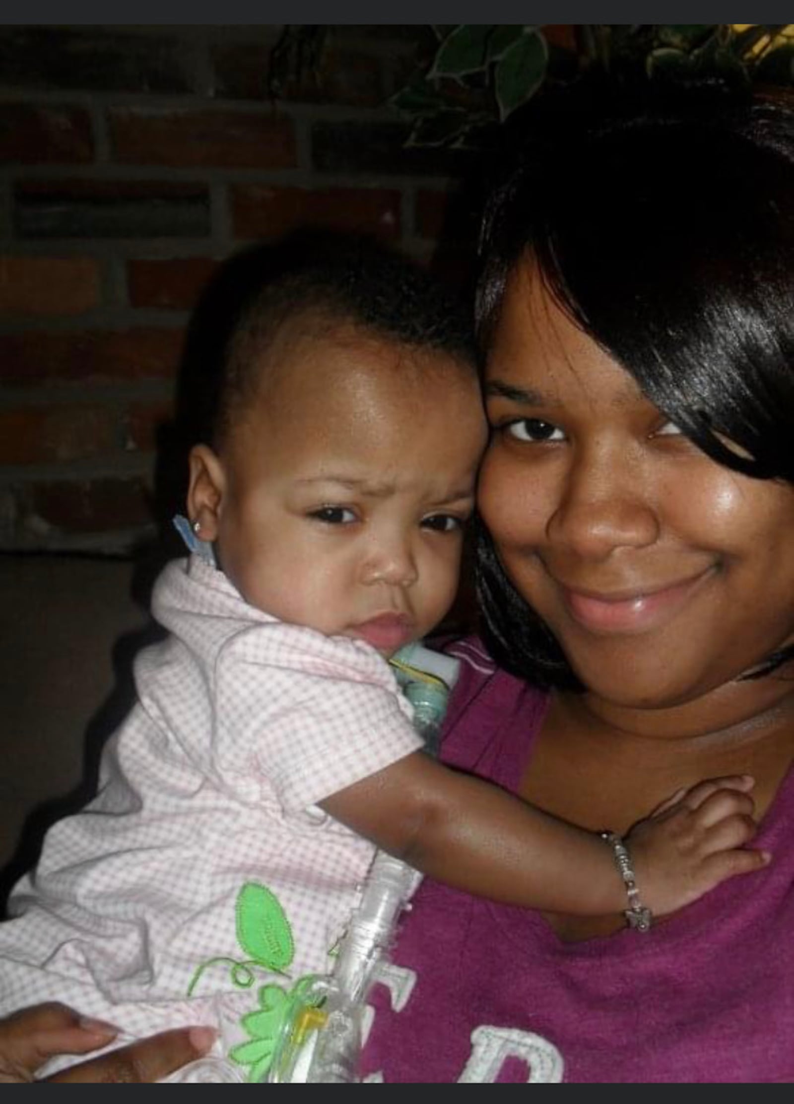 Sydney Beasley with her daughter Keasha.