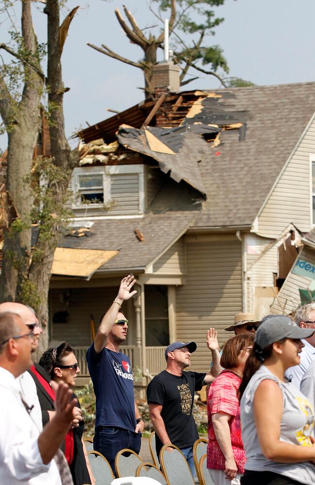 Local church hosts Sunday service outside after tornado