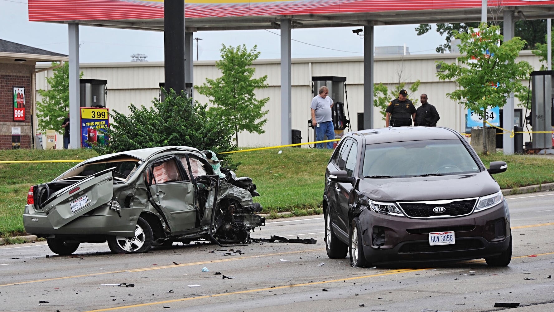 Needmore Road closed after 3-car crash