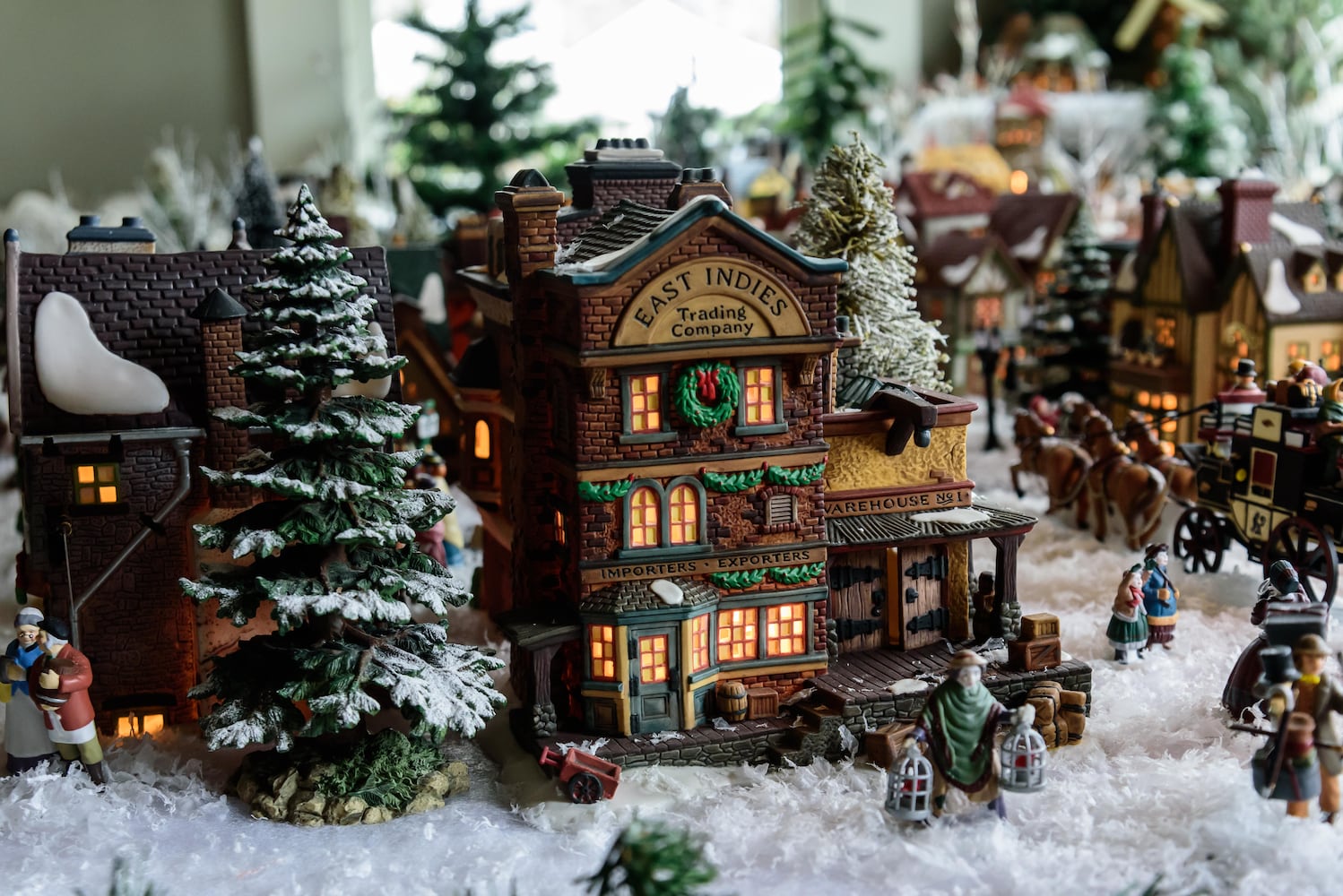 PHOTOS: A Dickens of a Christmas St. Anne’s Hill Holiday Home Tour