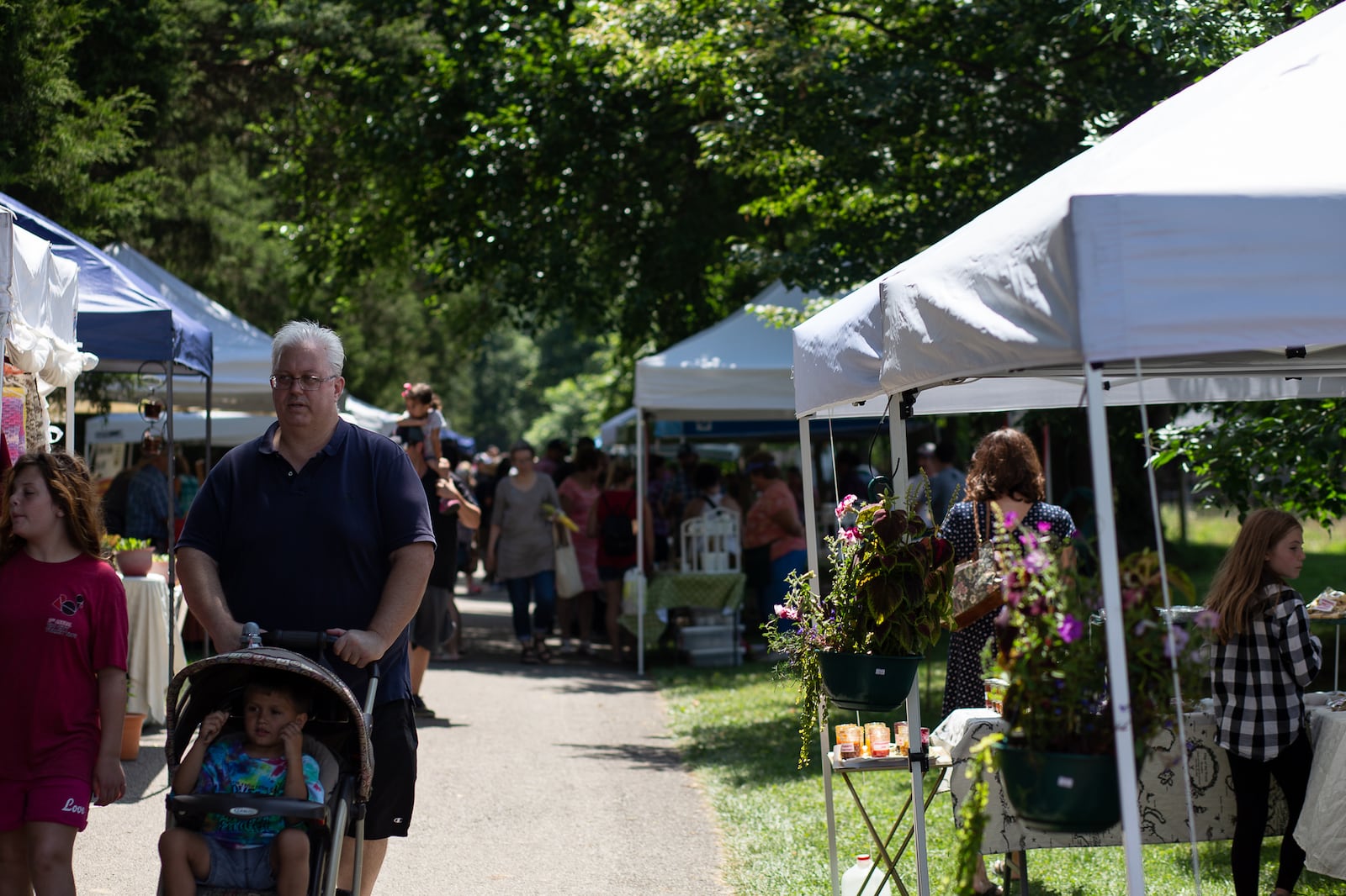 A glimpse of the outdoor vendors held at Small Farm and Food Fest.