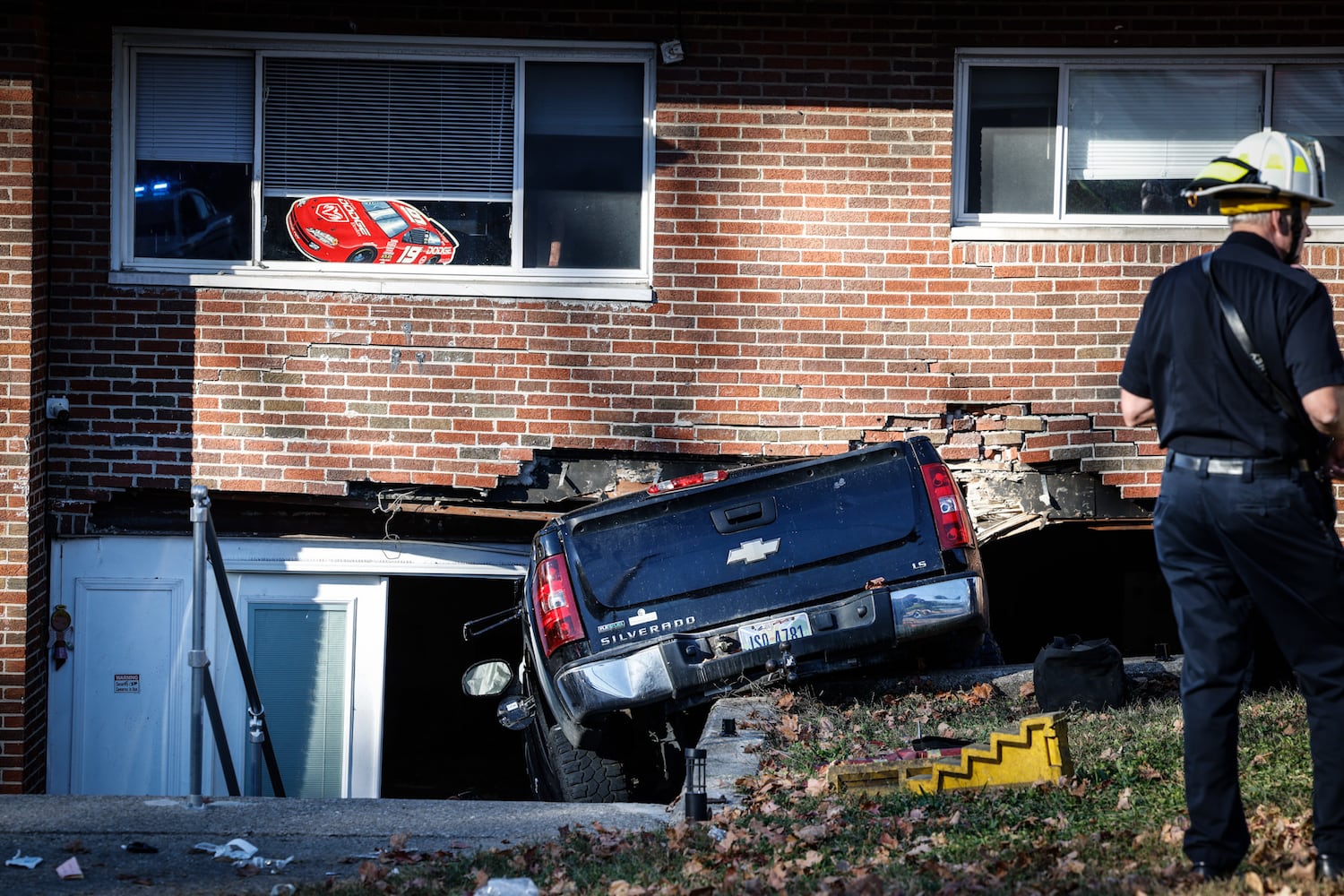 Wayne and Wilmington pickup into building