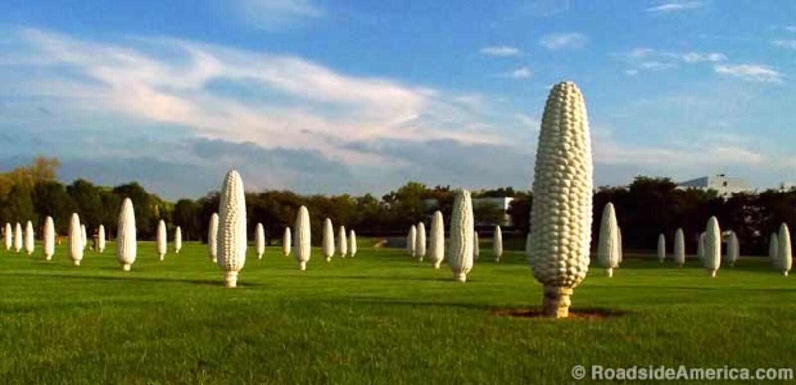 The Field of Corn statue in Dublin (Source: Roadsideattractions.com)