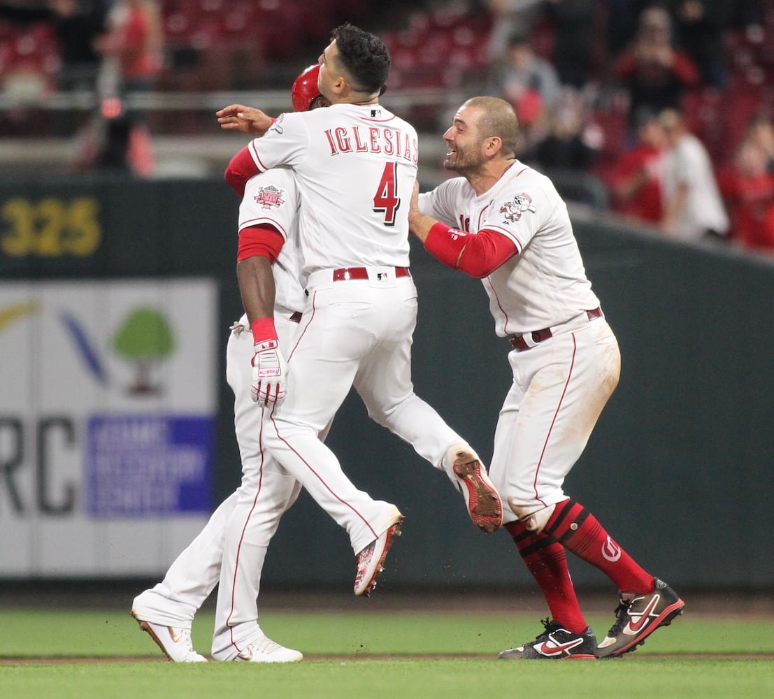 Photos: Reds celebrate Yasiel Puig's walk-off hit