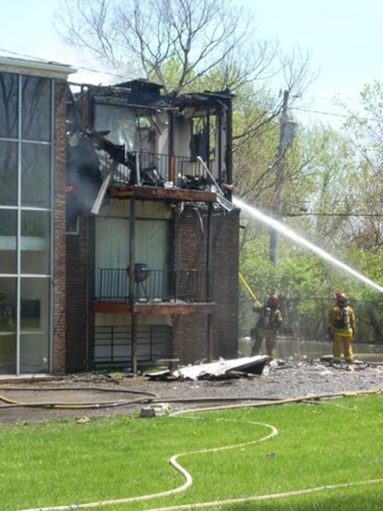 Apartment building fire in Highview Hills