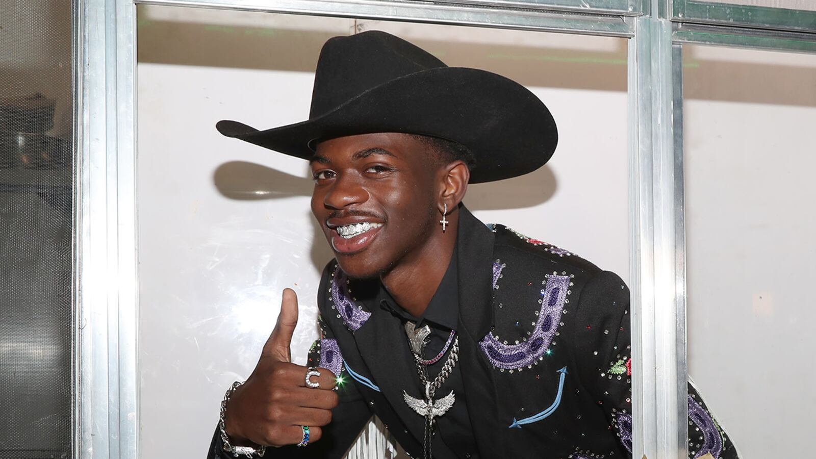 Lil Nas X made a surprise appearance at Lander Elementary School in Ohio to perform "Old Town Road."