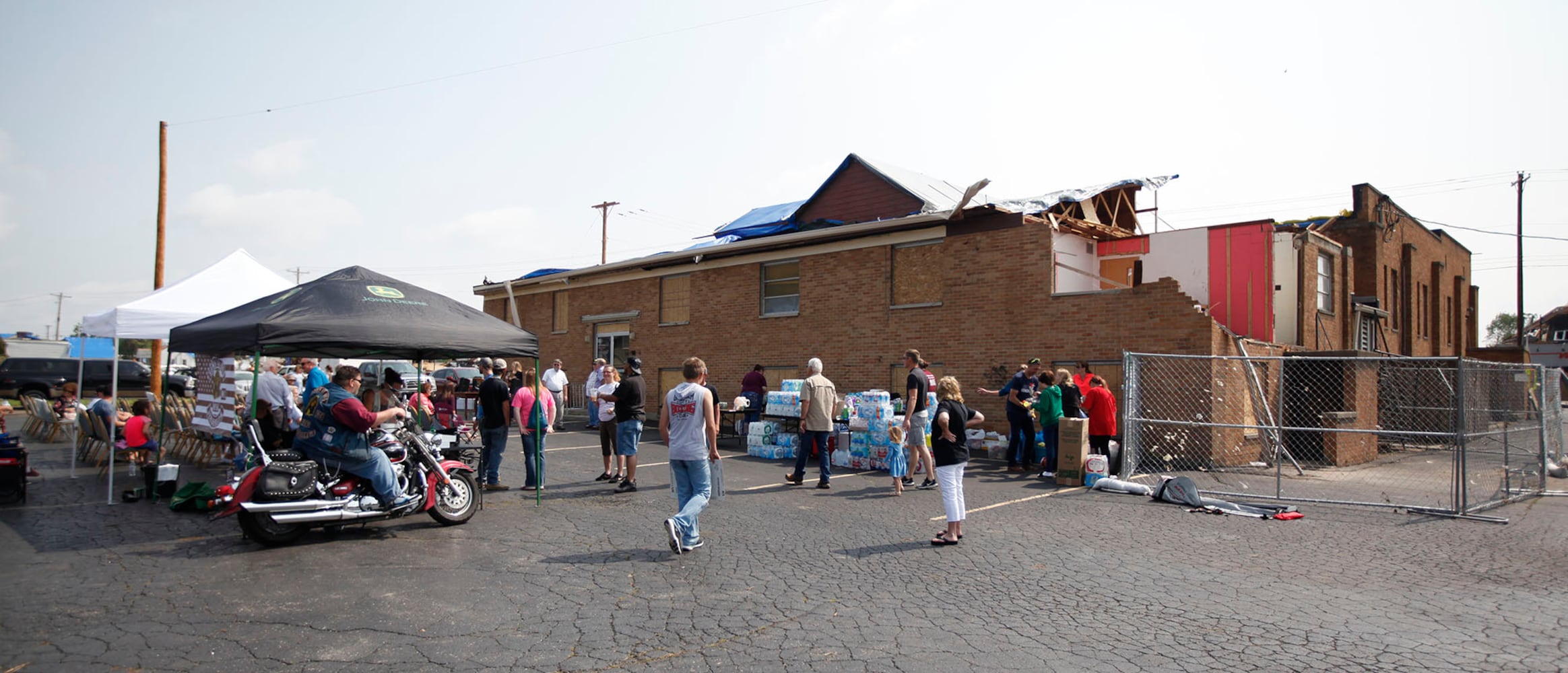 Local church hosts Sunday service outside after tornado