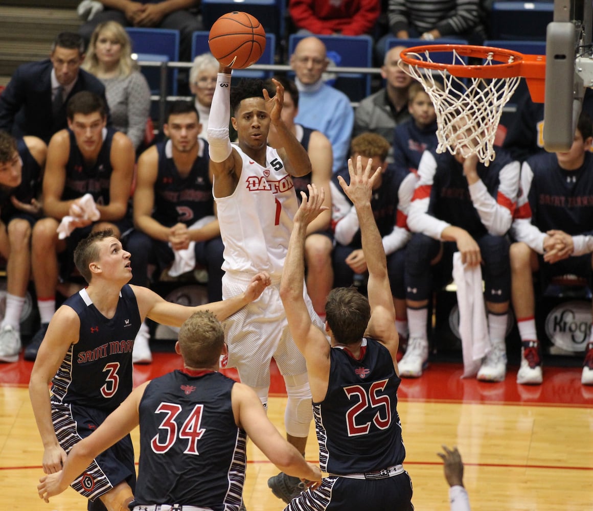 Highlights: Dayton Flyers vs. Saint Mary's Gaels