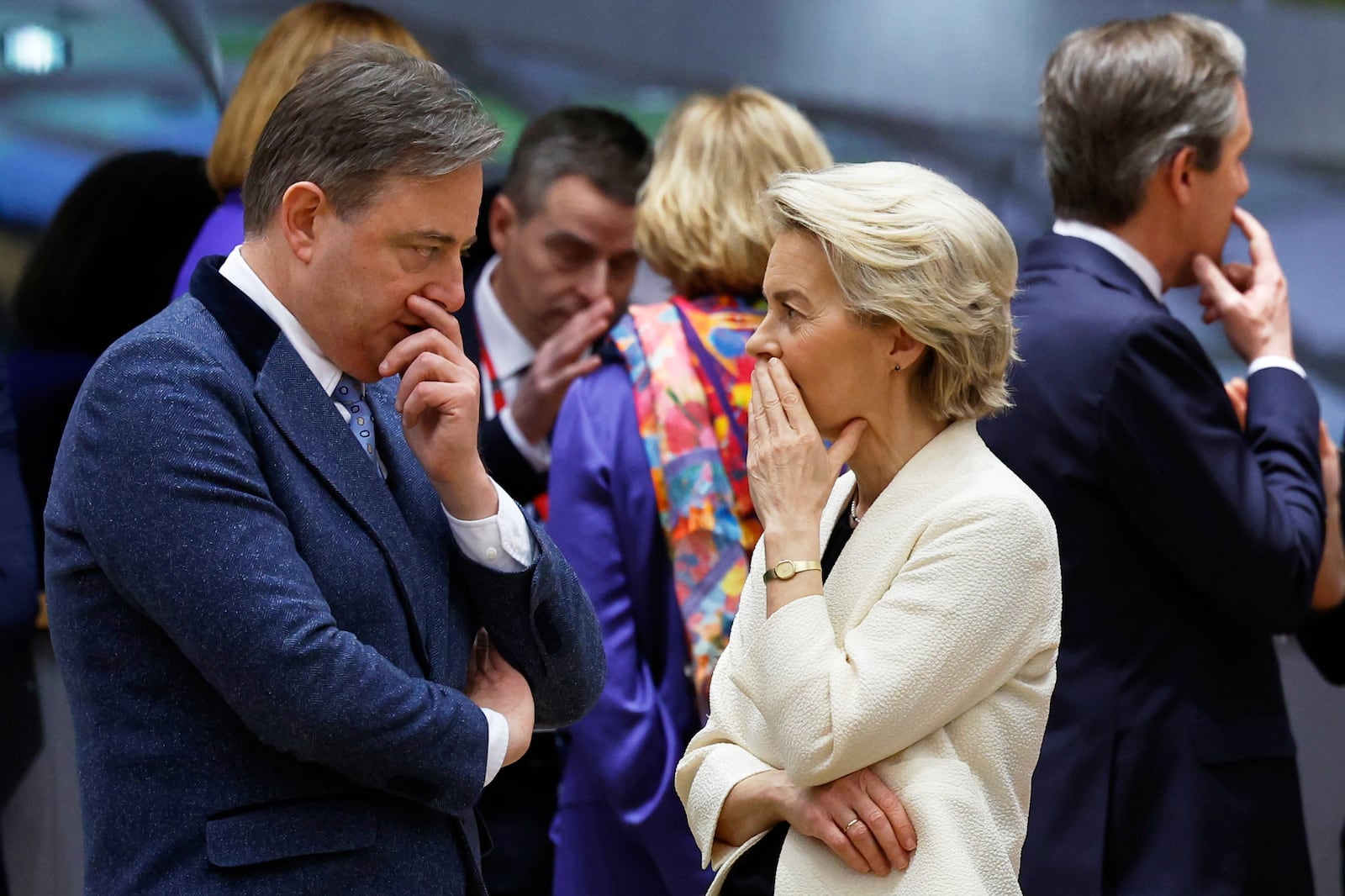 European Commission President Ursula von der Leyen, right, speaks with Belgium's Prime Minister Bart De Wever during a round table meeting at an EU Summit in Brussels, Thursday, March 6, 2025. (AP Photo/Geert Vanden Wijngaert)