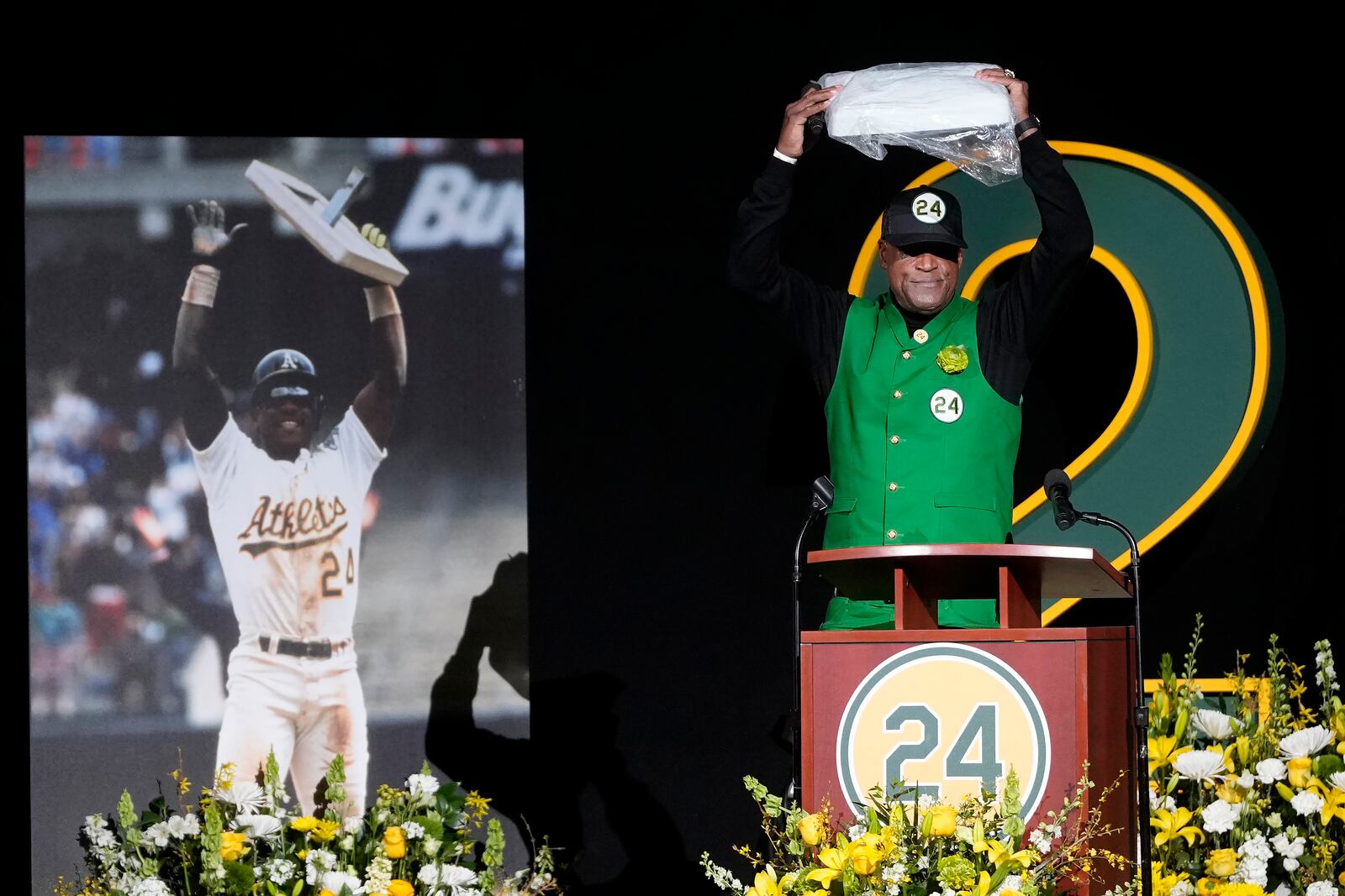 Fred Atkins, a friend of former Oakland Athletics baseball player Rickey Henderson, gestures after speaking during a celebration of life for Henderson in Oakland, Calif., Saturday, Feb. 1, 2025. (AP Photo/Jeff Chiu)