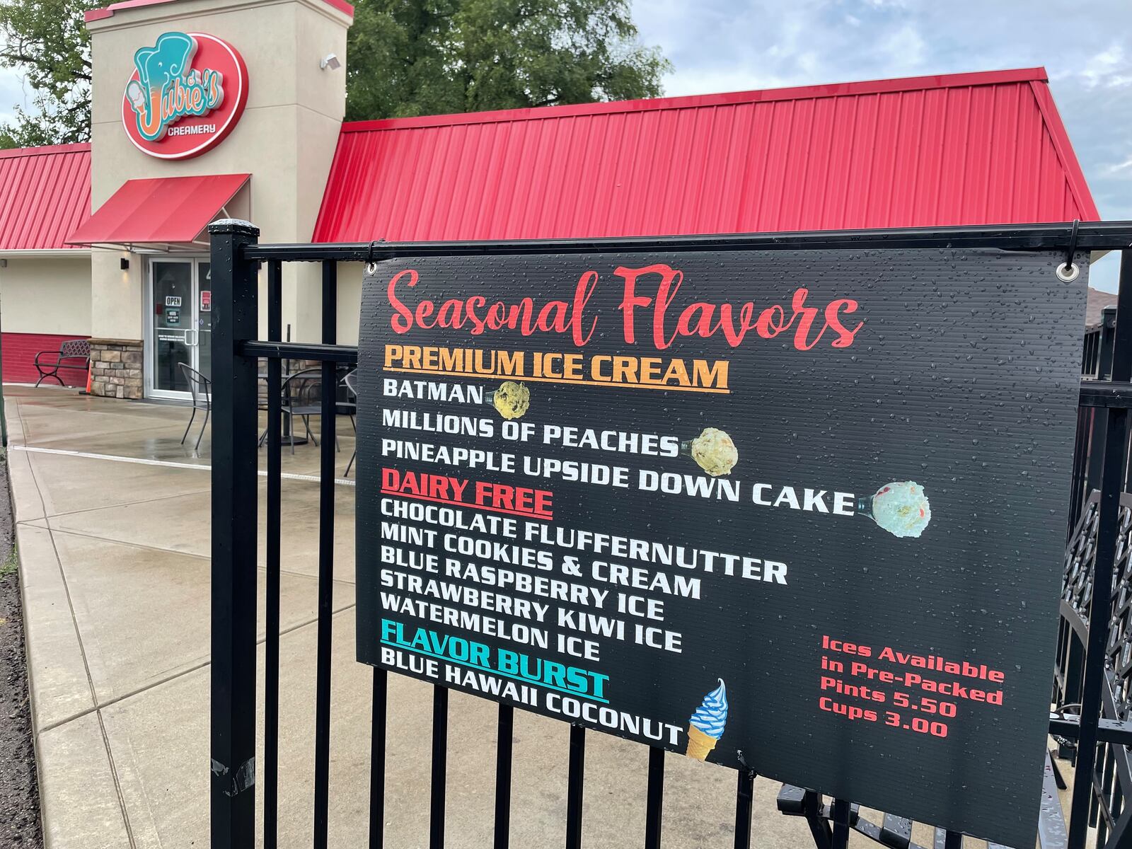 With 32 flavors of hand-dipped premium ice cream, Jubie’s Creamery in Fairborn and Moraine has a variety of Classic, Seasonal and Junk from the Trunk flavors.