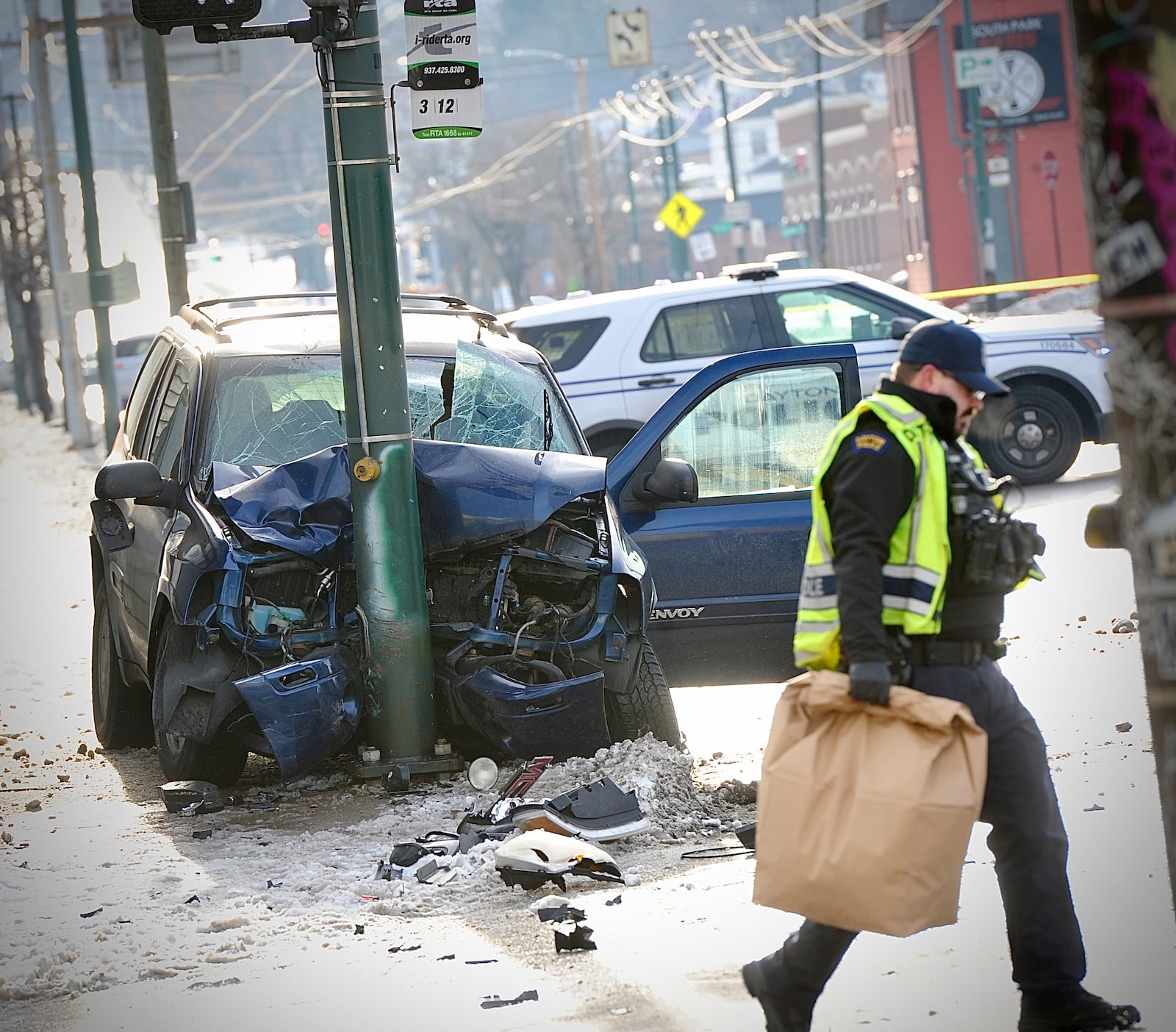 Fatal pedestrian accident, Wayne Avenue and Clover St., Wednesday morning December 28, 2022. MARSHALL GORBY \STAFF