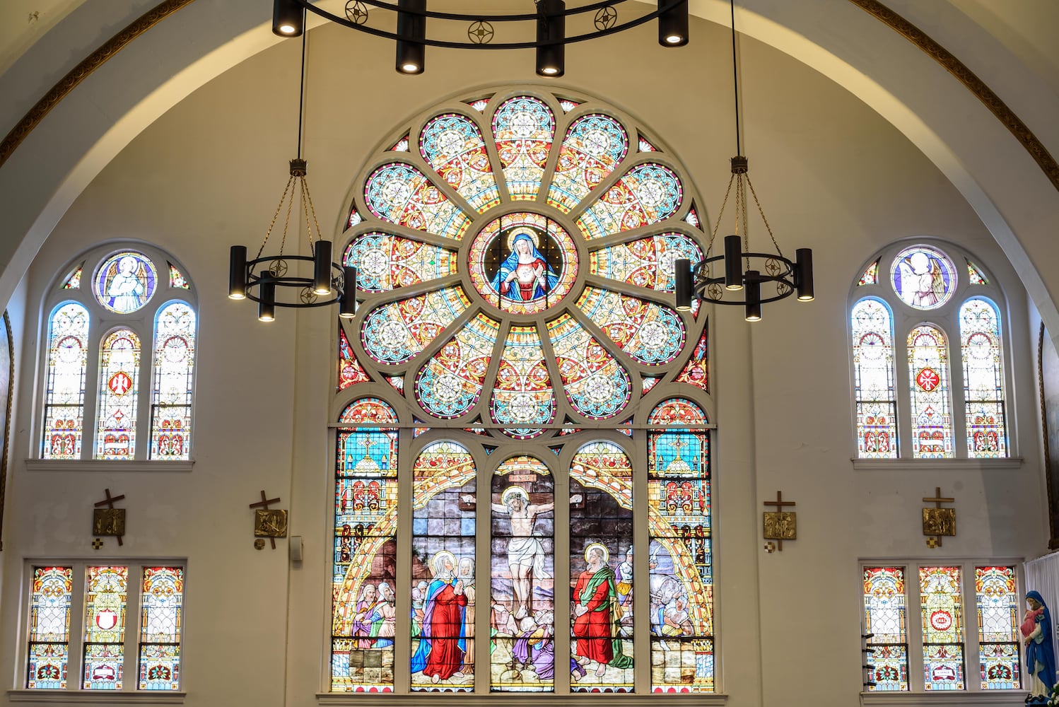 PHOTOS: A look inside Nhà Thờ Thánh Tâm (Sacred Heart Church) in downtown Dayton decorated for Christmas