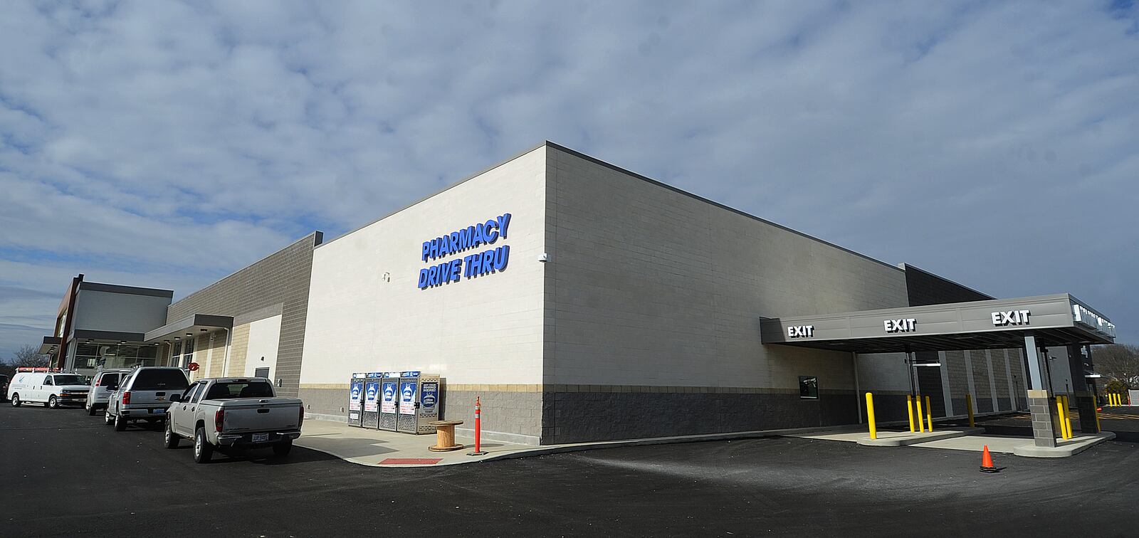 The new Kroger Marketplace in Miamisburg is scheduled to open Jan. 27, 2023. MARSHALL GORBY\STAFF