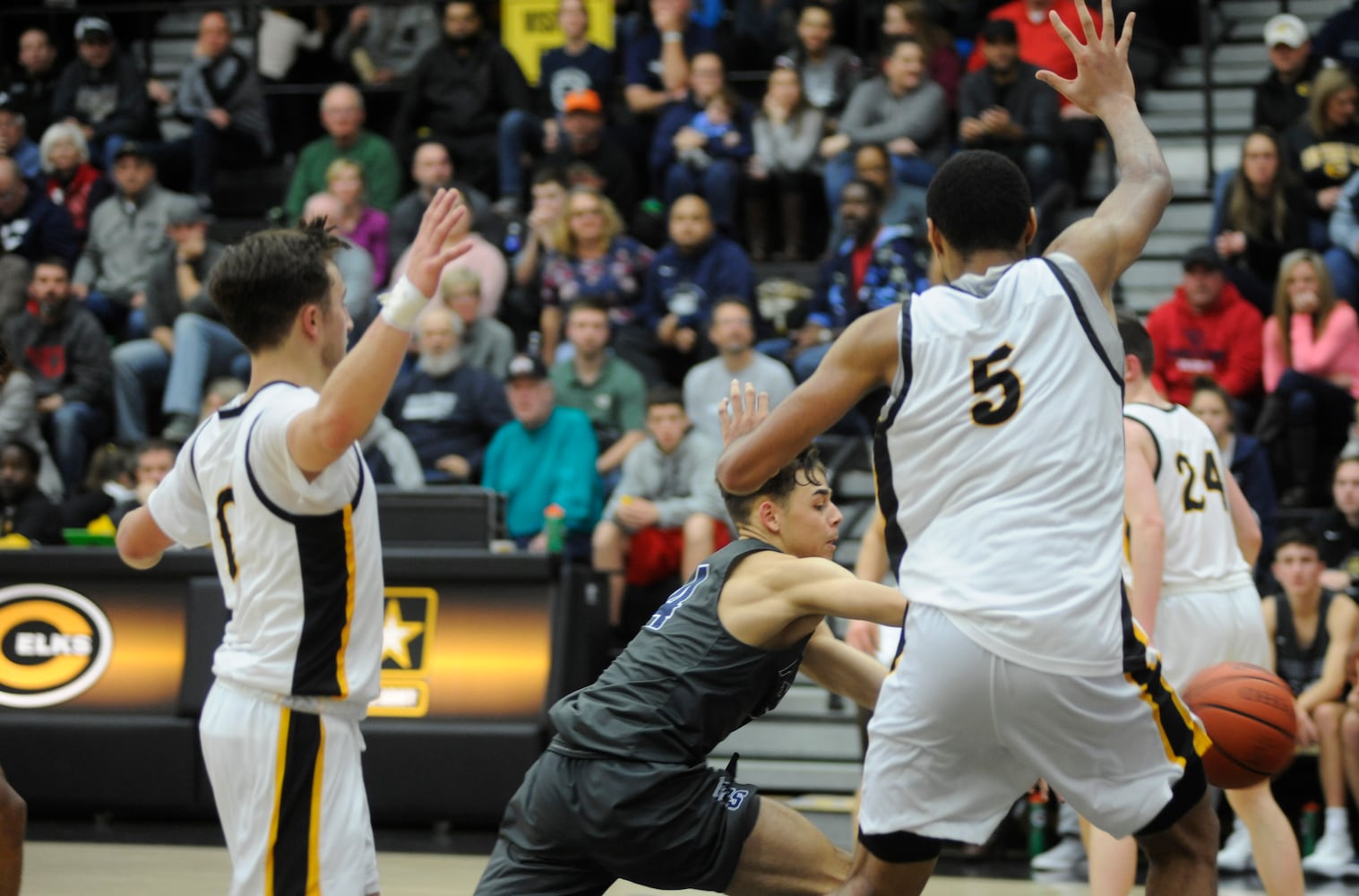 PHOTOS: Fairmont at Centerville, boys basketball