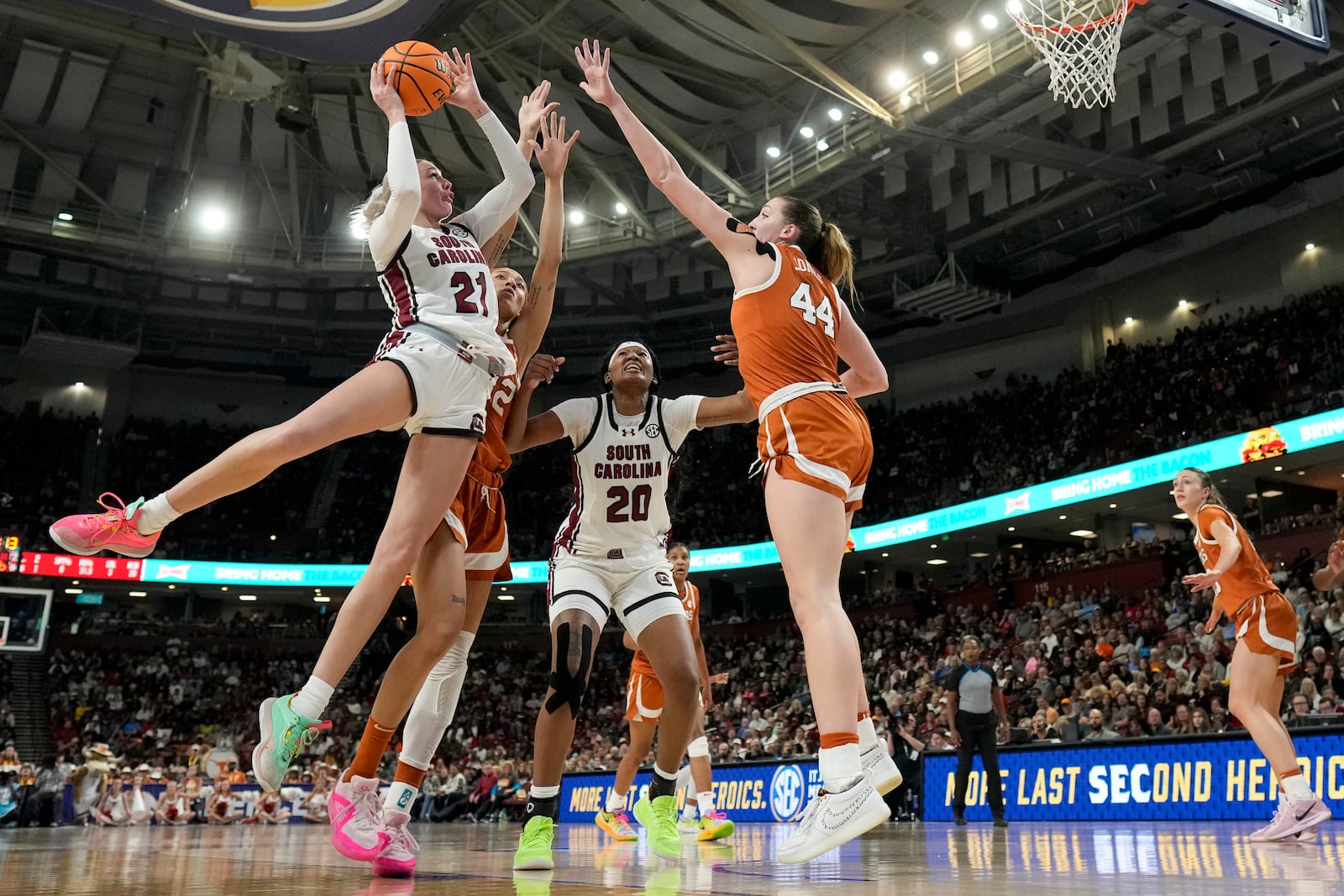 South Carolina forward Chloe Kitts shoots over Texas forward Taylor Jones during the second half during of an NCAA college basketball game in the final of the Southeastern Conference tournament, Sunday, March 9, 2025, in Greenville, S.C. (AP Photo/Chris Carlson)