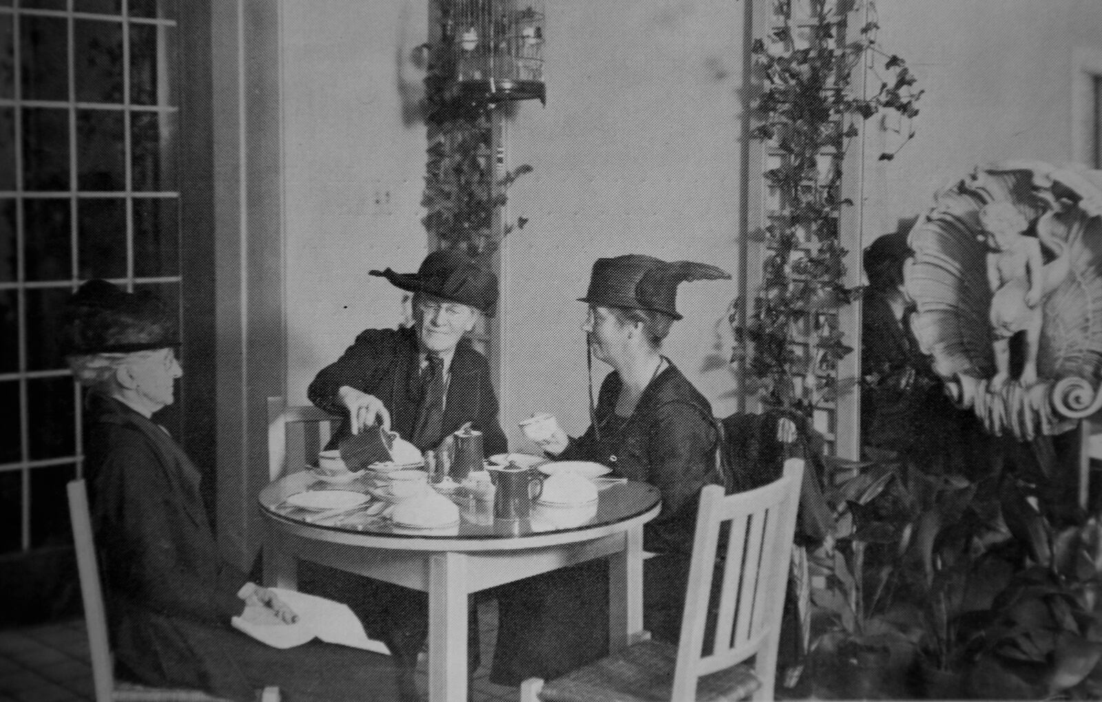 A luncheon at the Dayton Woman's Club in 1920. PHOTO COURTESY OF THE DAYTON WOMAN'S CLUB