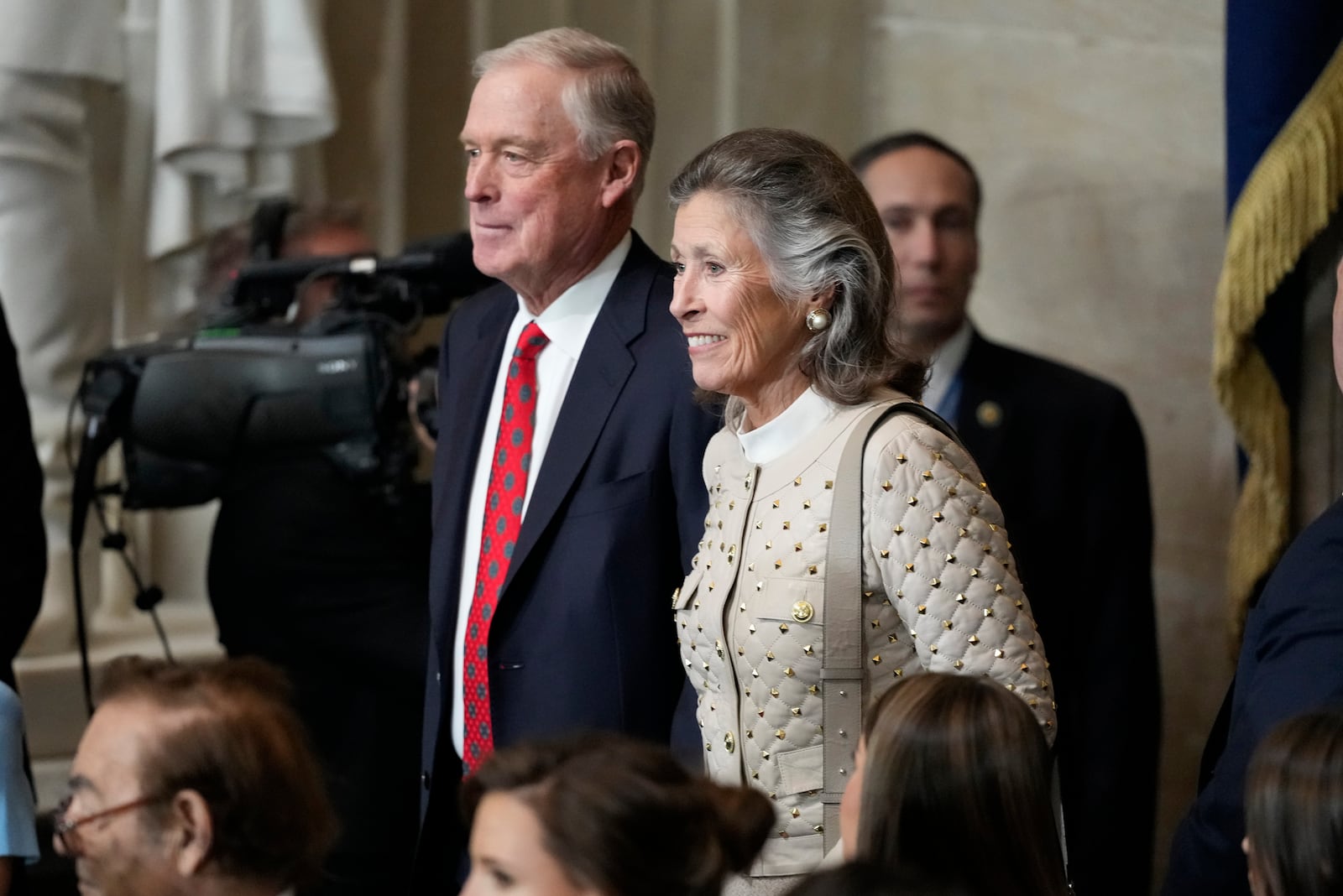 Former Vice President Dan Quayle and his wife Marilyn arrive before the 60th Presidential Inauguration in the Rotunda of the U.S. Capitol in Washington, Monday, Jan. 20, 2025. (AP Photo/Julia Demaree Nikhinson, Pool)