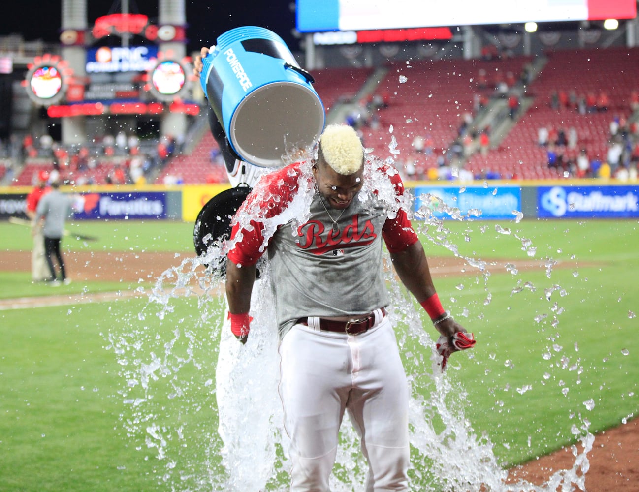 Photos: Reds celebrate Yasiel Puig's walk-off hit