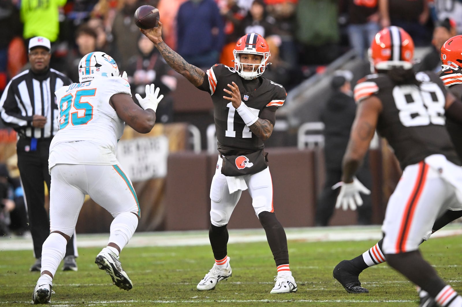 Cleveland Browns quarterback Dorian Thompson-Robinson (17) passes during the first half of an NFL football game against the Miami Dolphins Sunday, Dec. 29, 2024, in Cleveland. (AP Photo/David Richard)