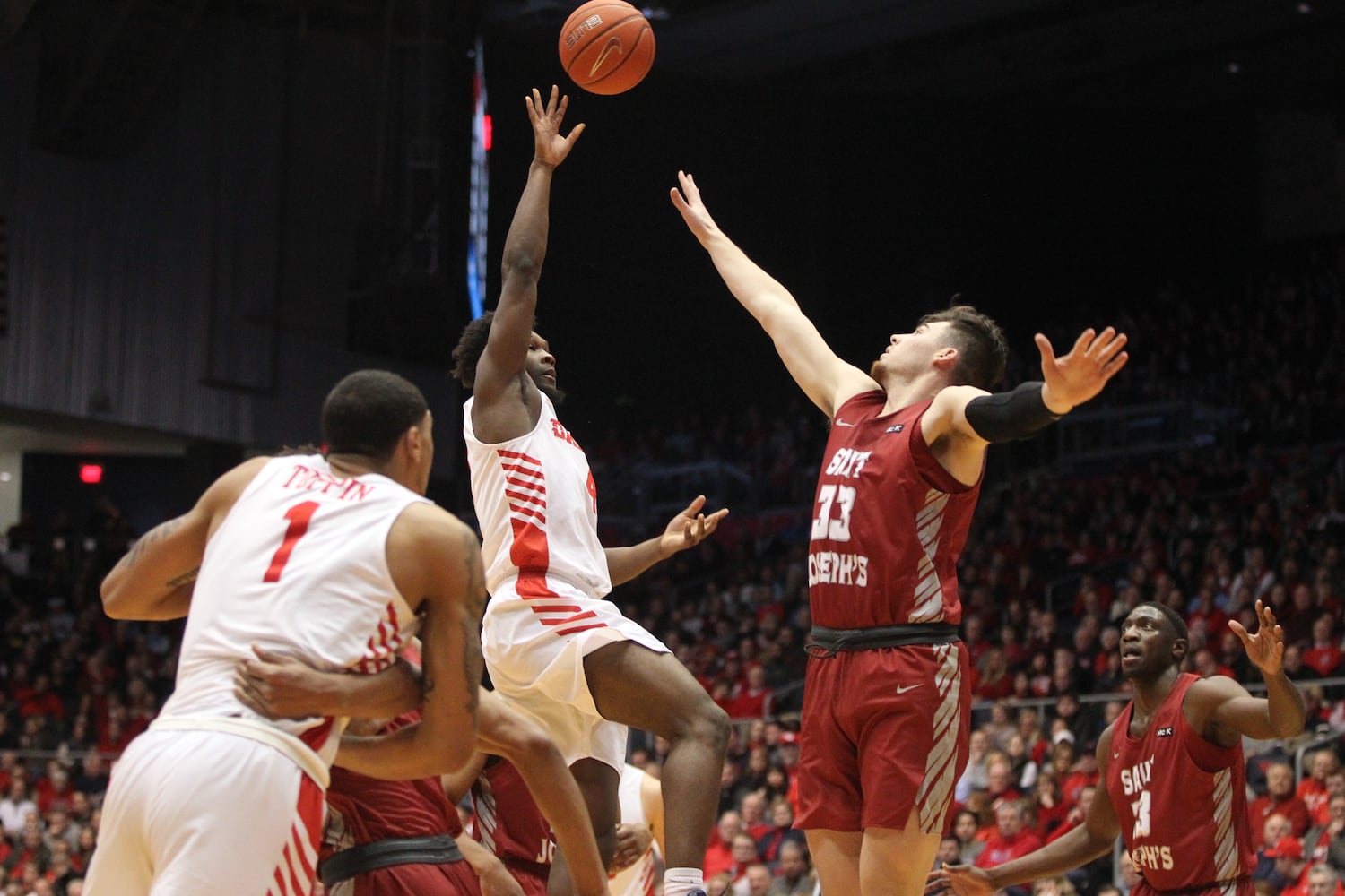 Twenty photos: Dayton Flyers vs. Saint Joseph’s Hawks