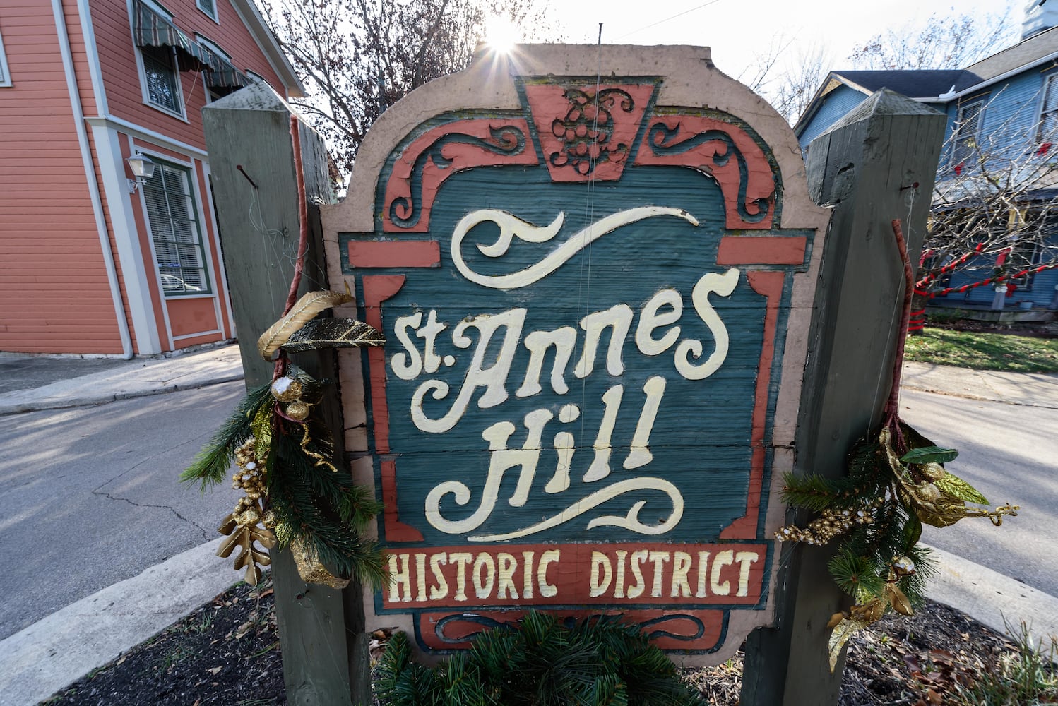 PHOTOS: A Dickens of a Christmas St. Anne’s Hill Holiday Home Tour 2024