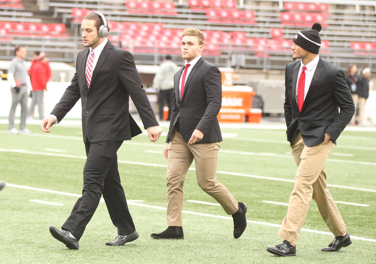 Pregame photos: Ohio State shows off new uniforms