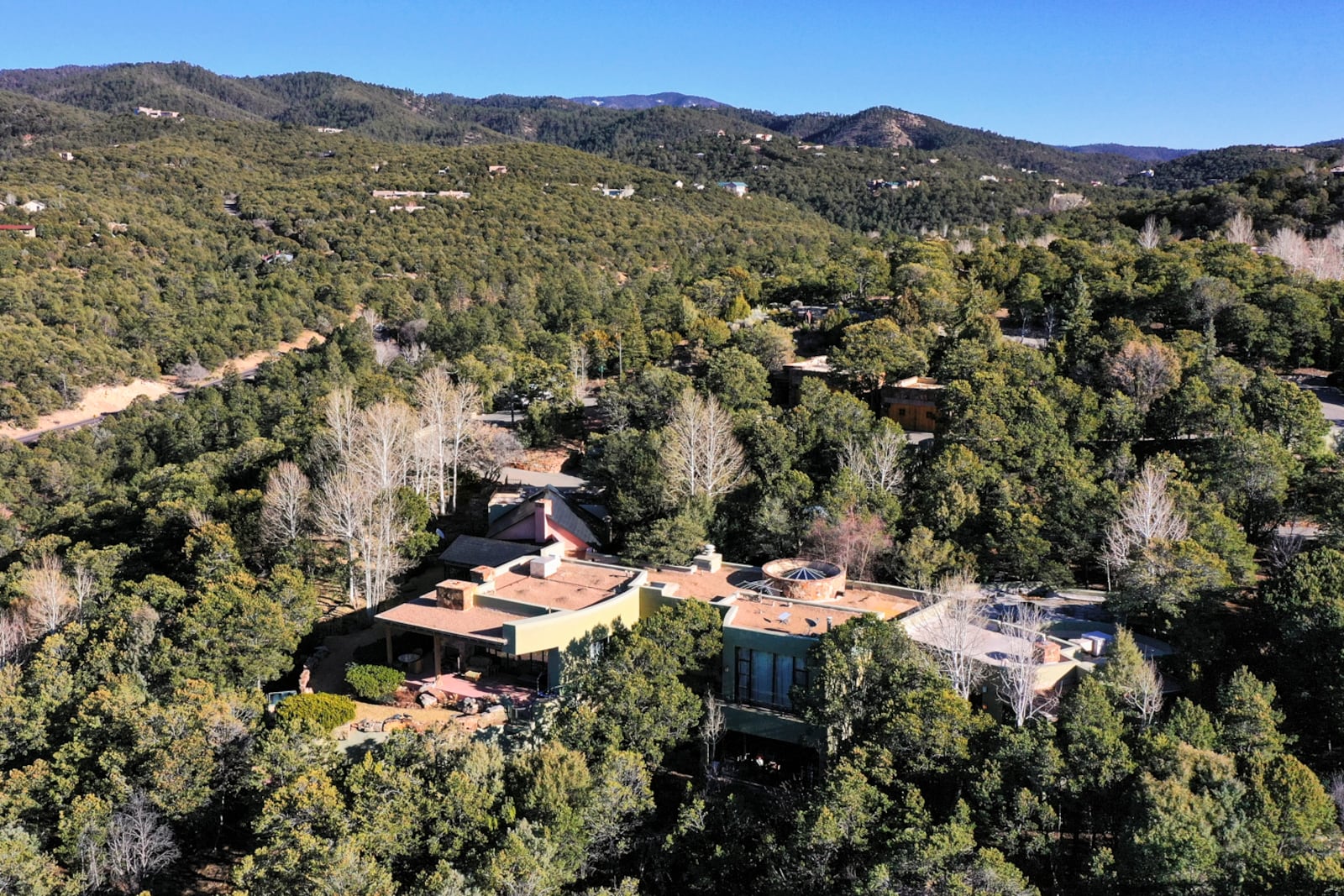 The house owned by actor Gene Hackman and his wife Betsy Arakawa stands Thursday, Feb. 27, 2025, in Santa Fe, N.M. (AP Photo/Roberto E. Rosales)