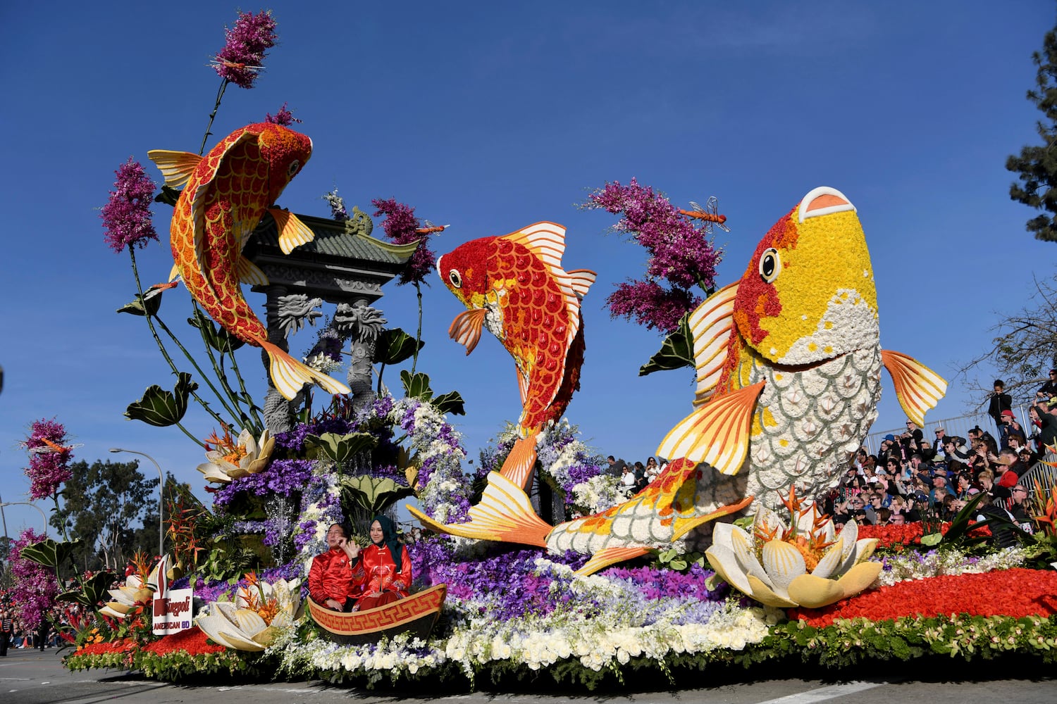 Photos: 2018 Rose Bowl parade