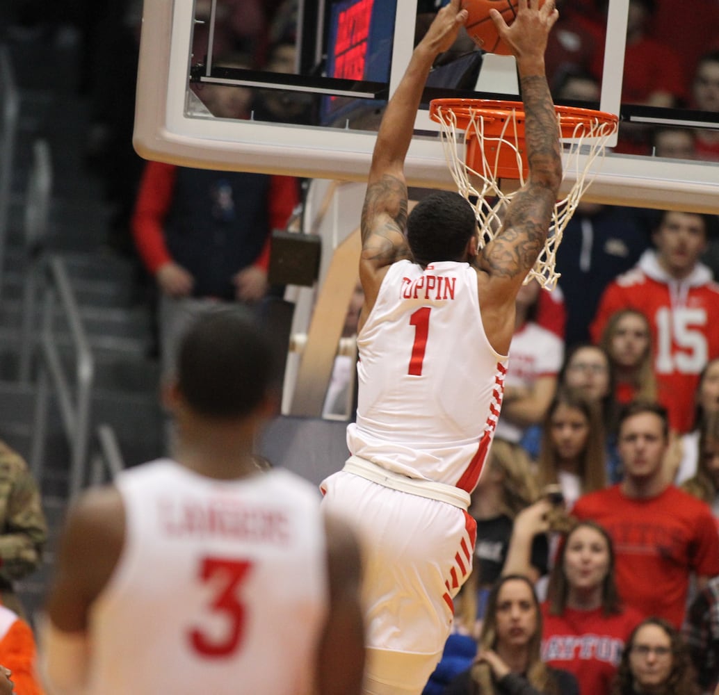 Dayton Flyers: 30 photos for a 30-point victory