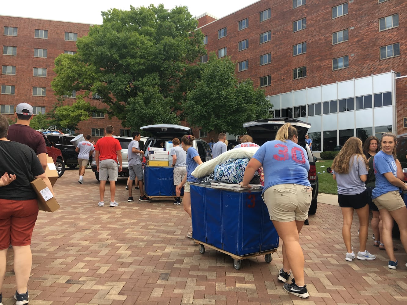 PHOTOS: More than 2K freshmen arrive at UD