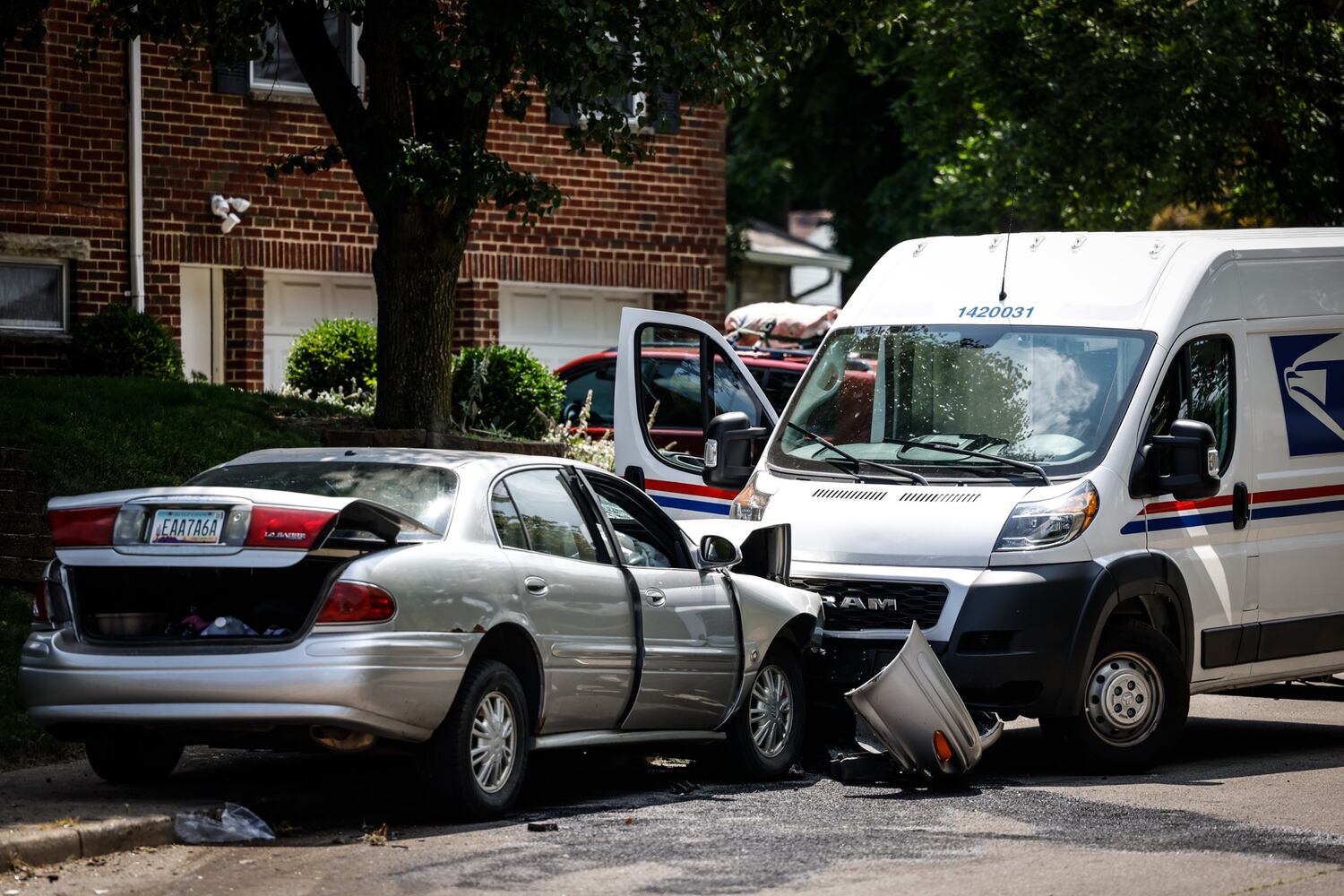 Suspect rams Dayton police cruiser; pursuit ends in crash