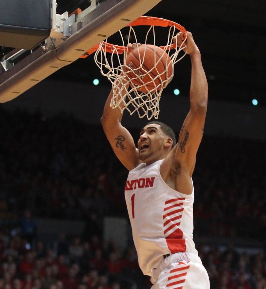 Twenty photos: Dayton Flyers rout Richmond Spiders