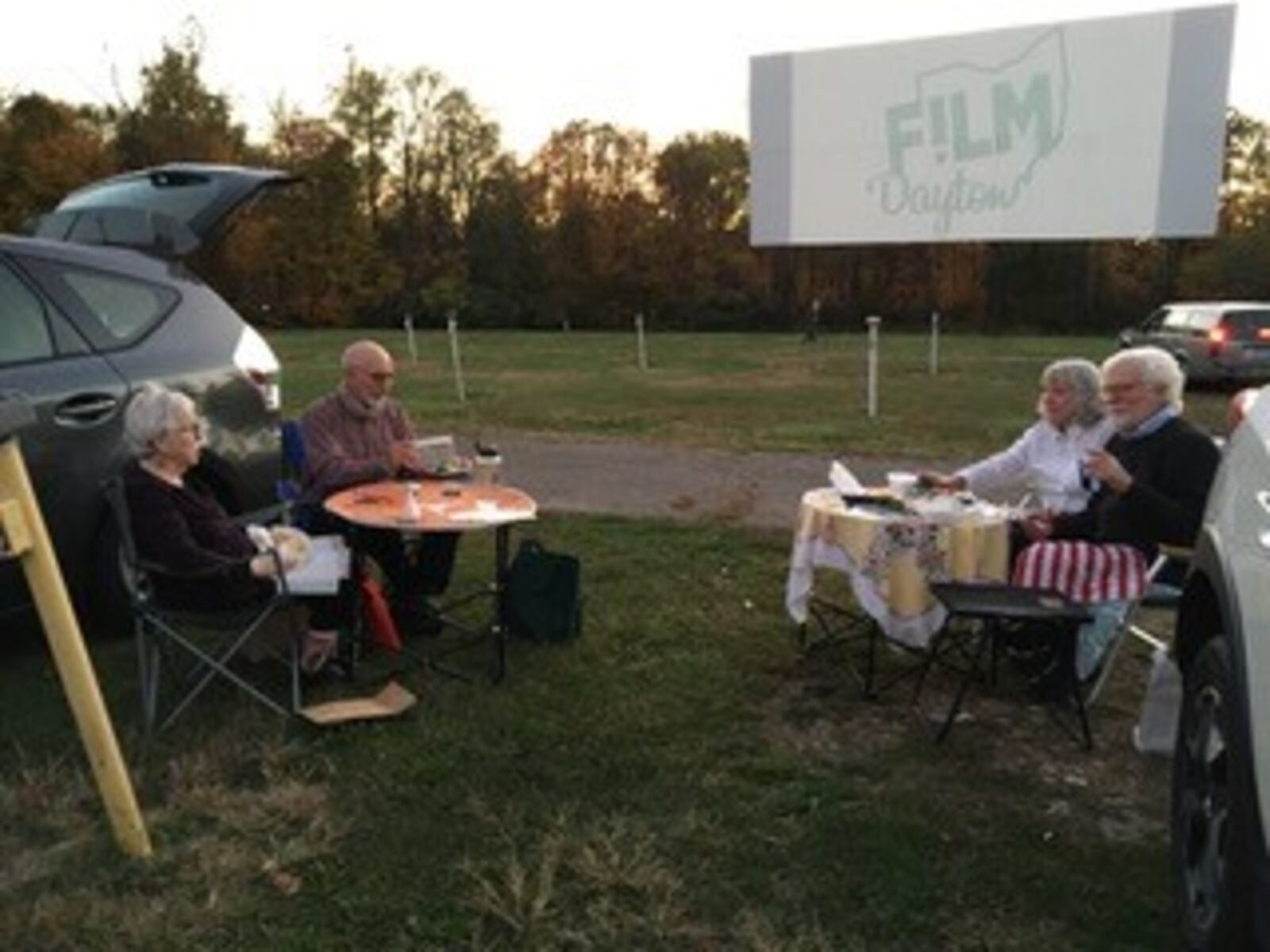 Premiere of "9 To 5" at the Dixie Twin Drive-In.