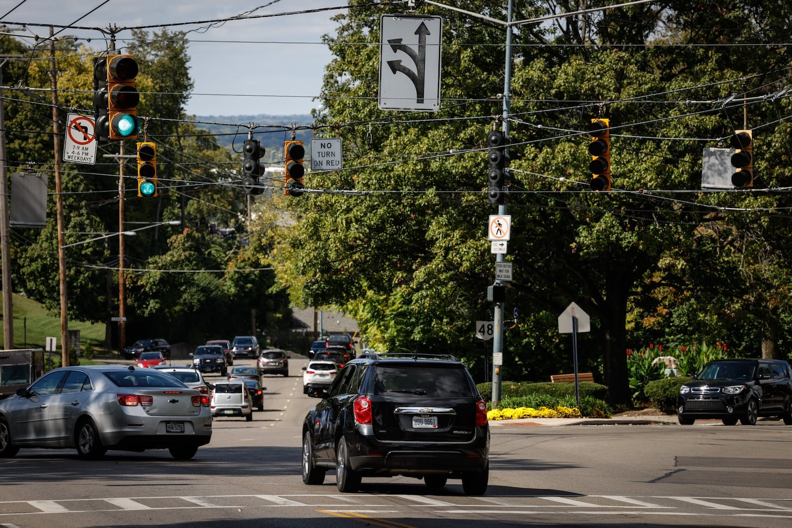 A roundabout is being examined for the six-spoke intersection involving Oakwood Ave.. Thruston Blvd. and Far Hills Ave. The intersection is just south of Dayton on Ohio 48 as you climb the hill to Oakwood. JIM NOELKER/STAFF