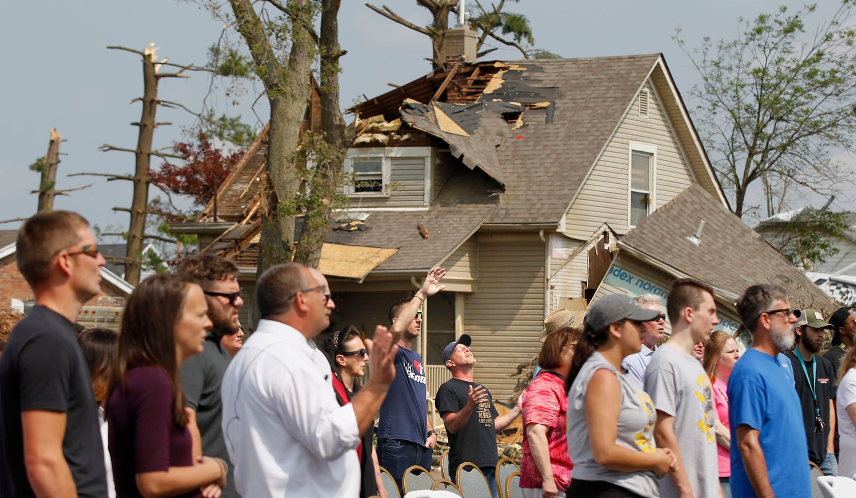 Local church hosts Sunday service outside after tornado